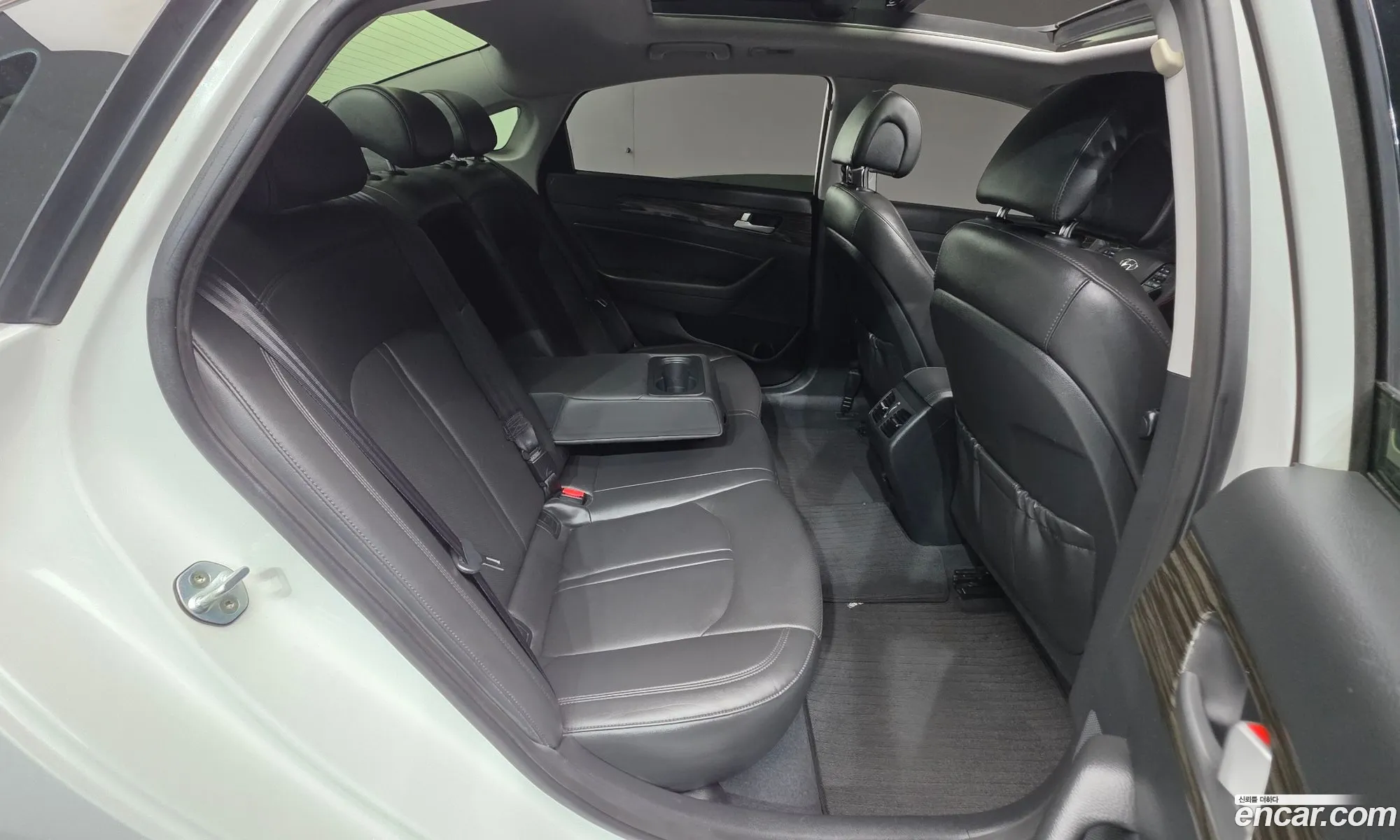 Hyundai LF Sonata 2014 — 17