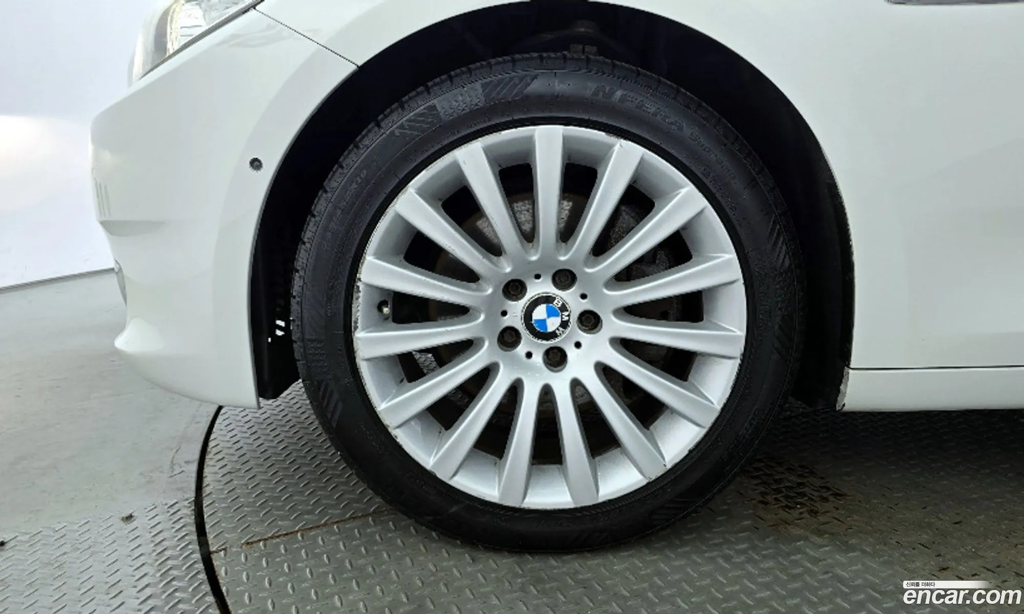 BMW 5 Series GT 2013 — 2
