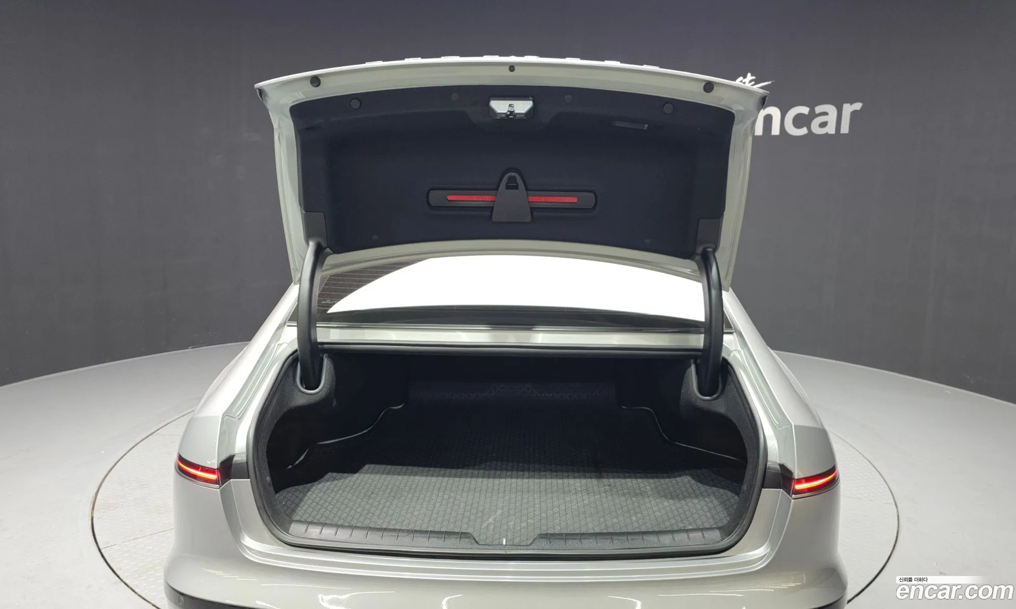 Hyundai Grandeur 2023 — 16
