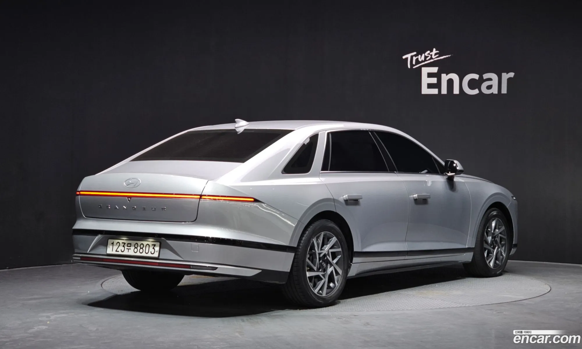 Hyundai Grandeur 2023 — 17