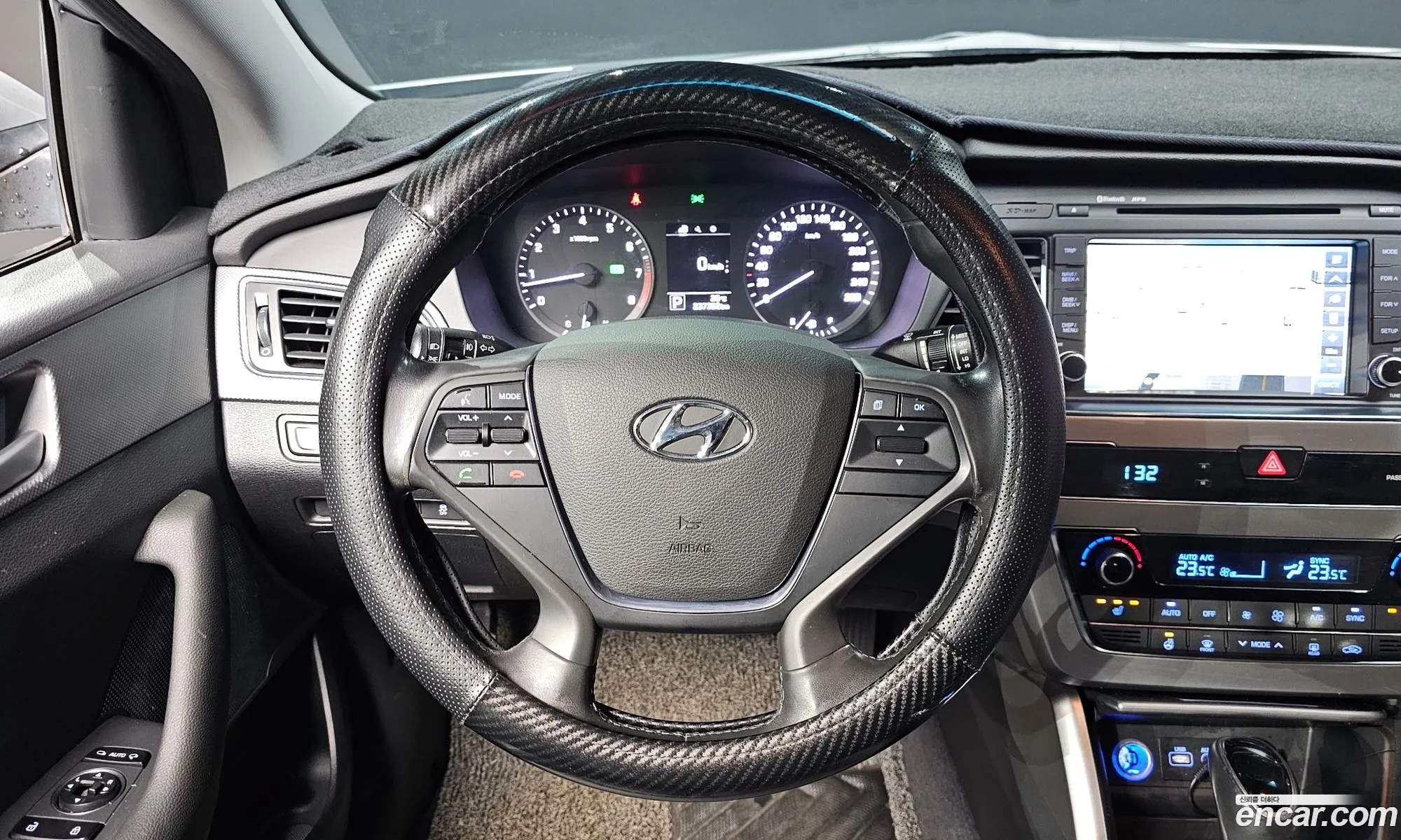 Hyundai LF Sonata 2014 — 10