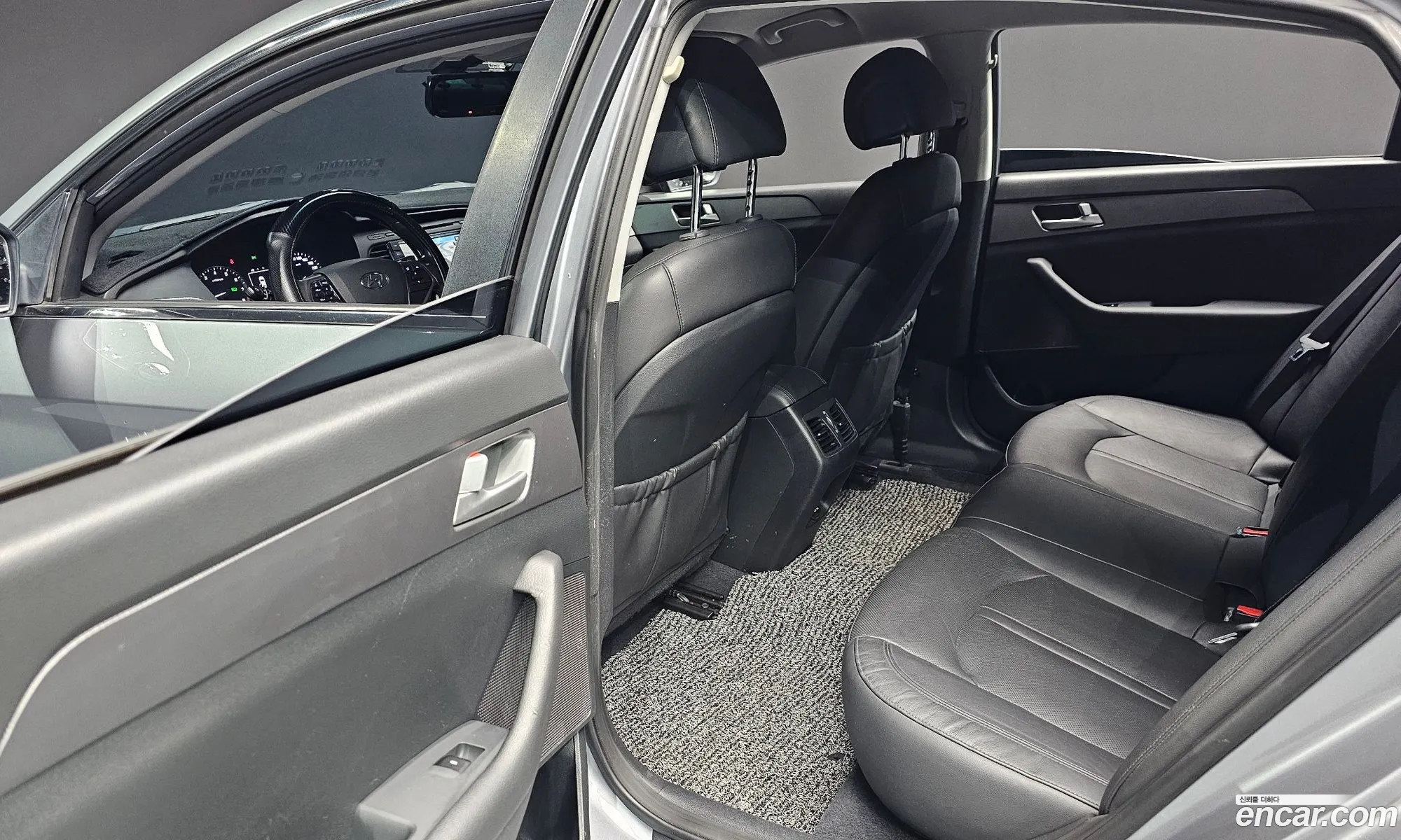 Hyundai LF Sonata 2014 — 15