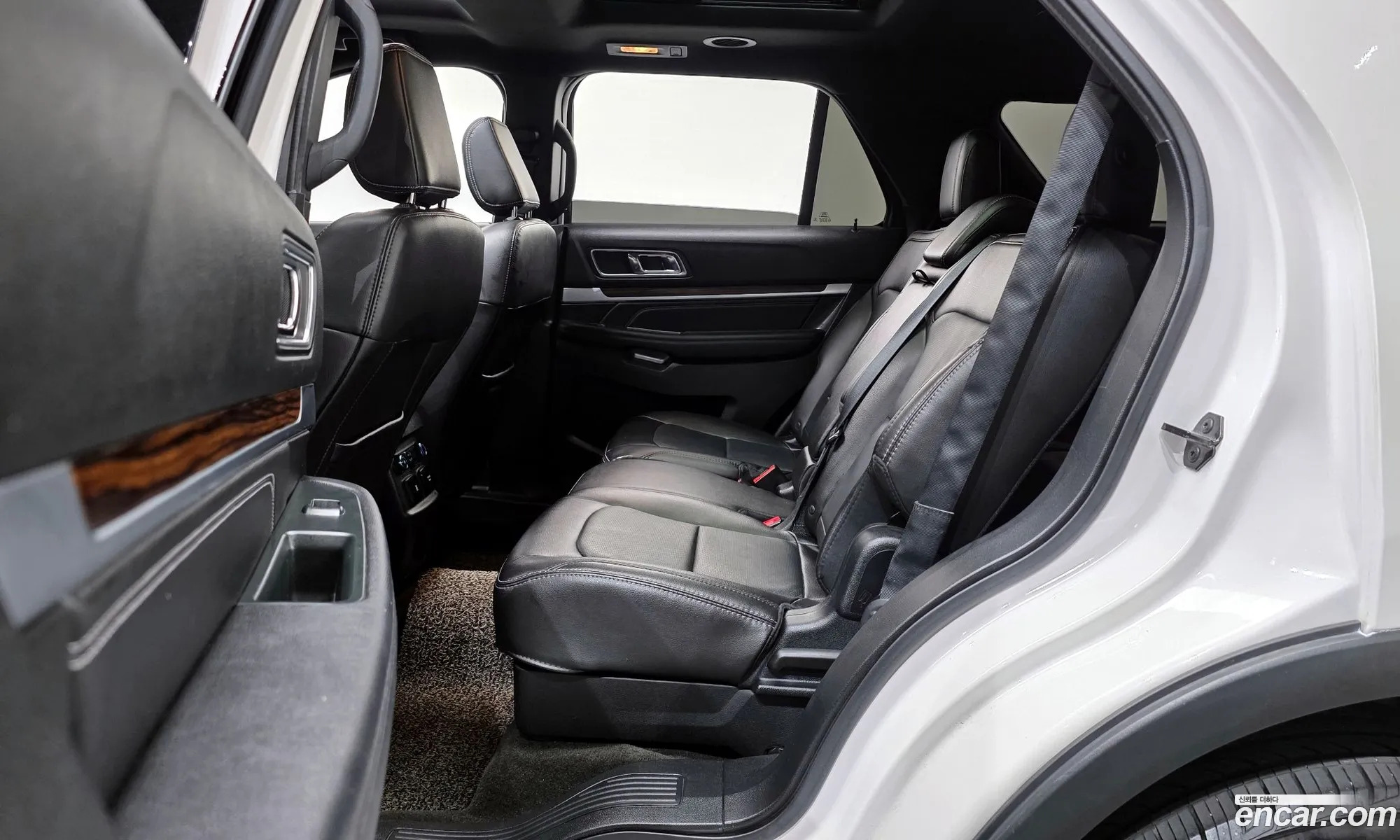 Ford Explorer 2018 1FM5K8FH6JGA49543 — 9