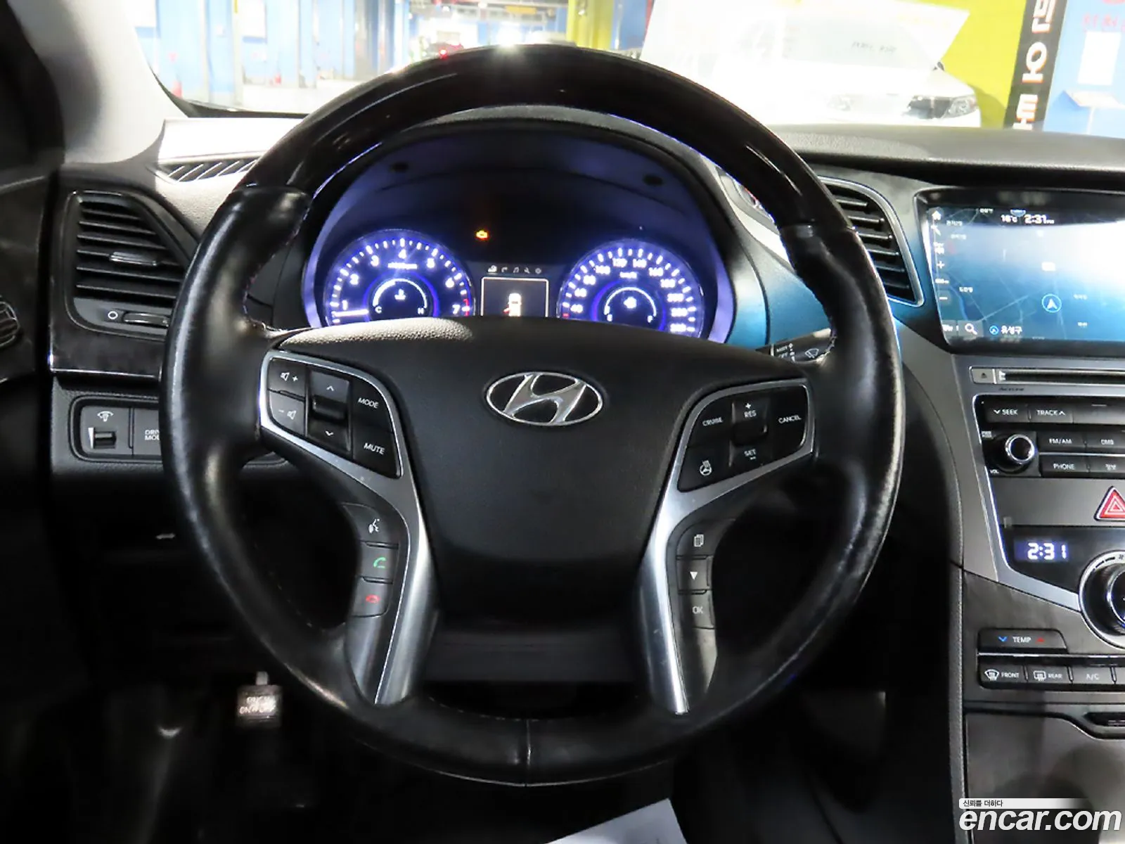 Hyundai Grandeur HG 2015 — 16