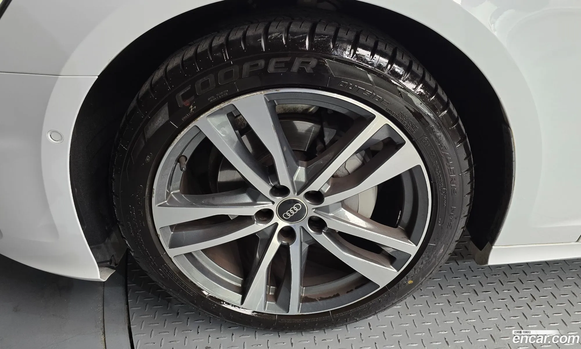 Audi A6 2022 WAUZZZF24NN042771 — 9