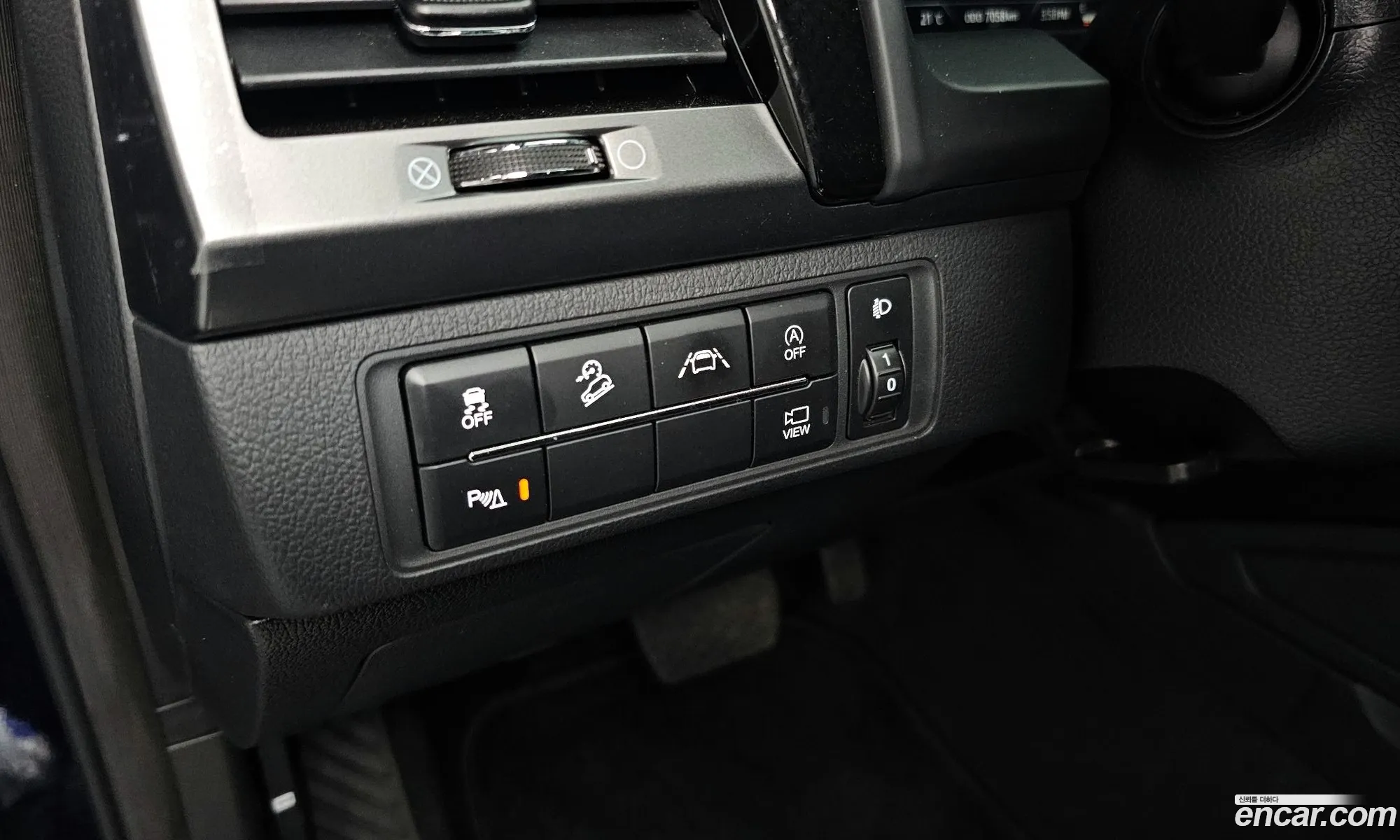 KG Mobility (SsangYong) Rexton Sports Khan 2022 — 13