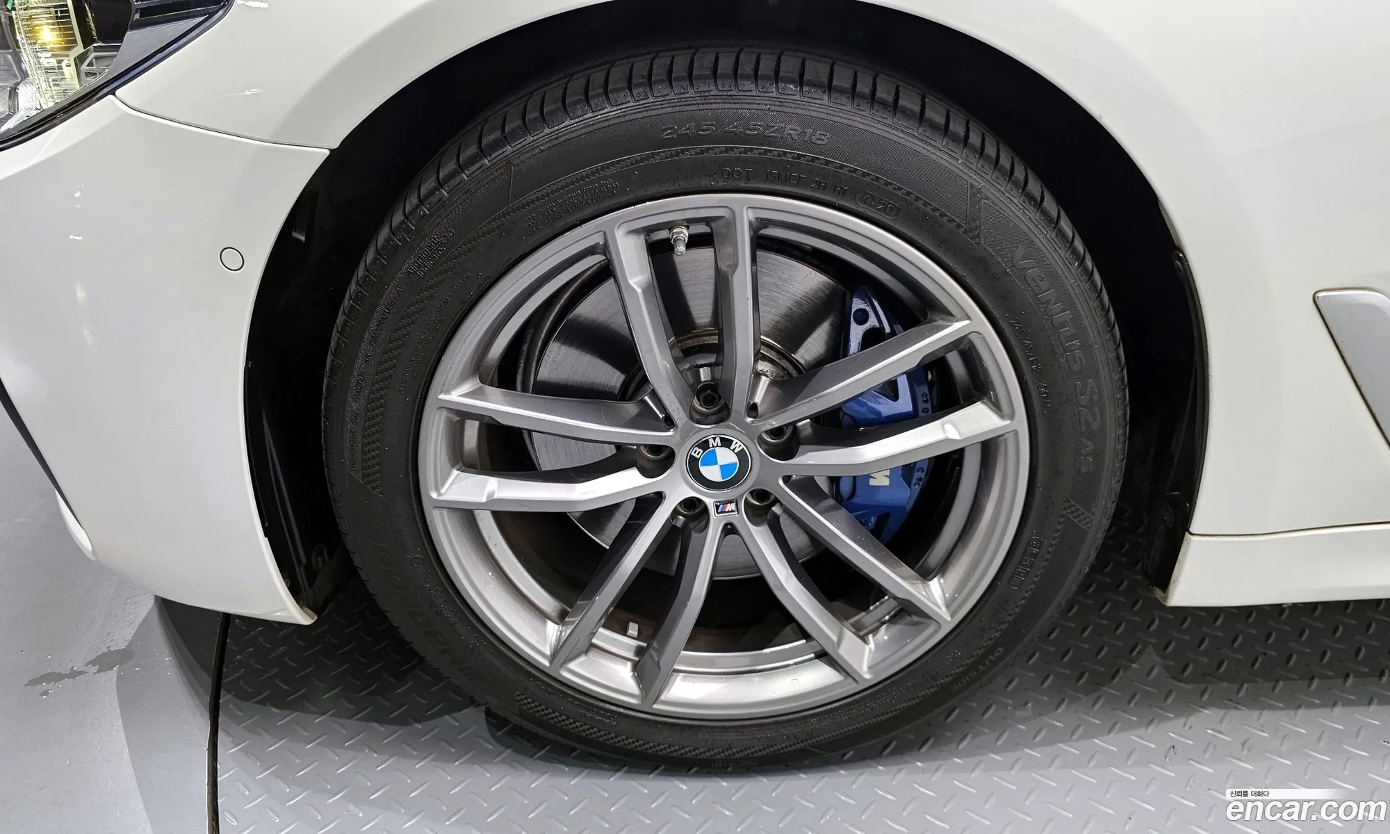 BMW 5 Series 2018 WBAJD9104JWC82380 — 6