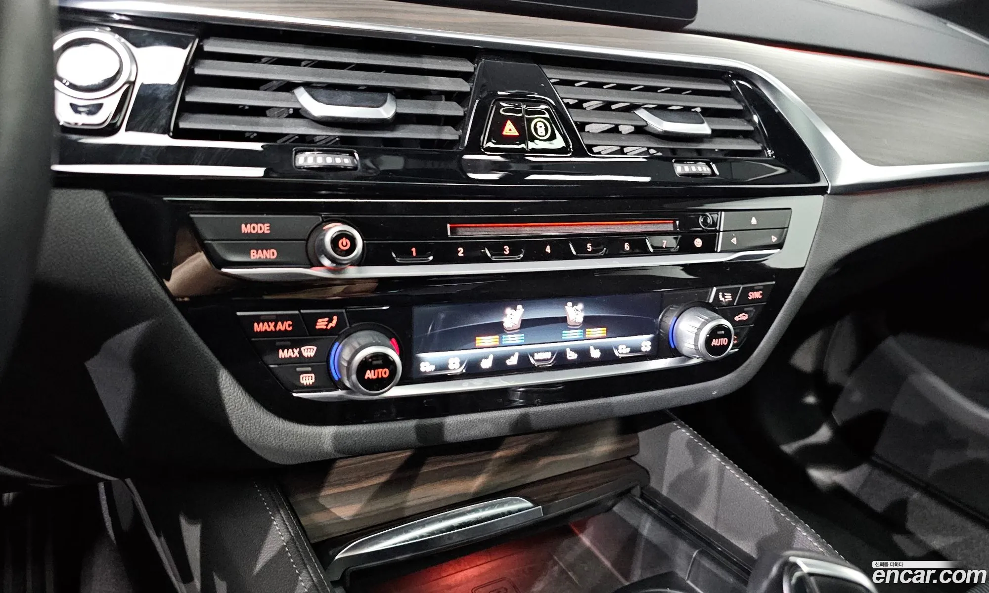 BMW 5 Series 2018 WBAJD9104JWC82380 — 5