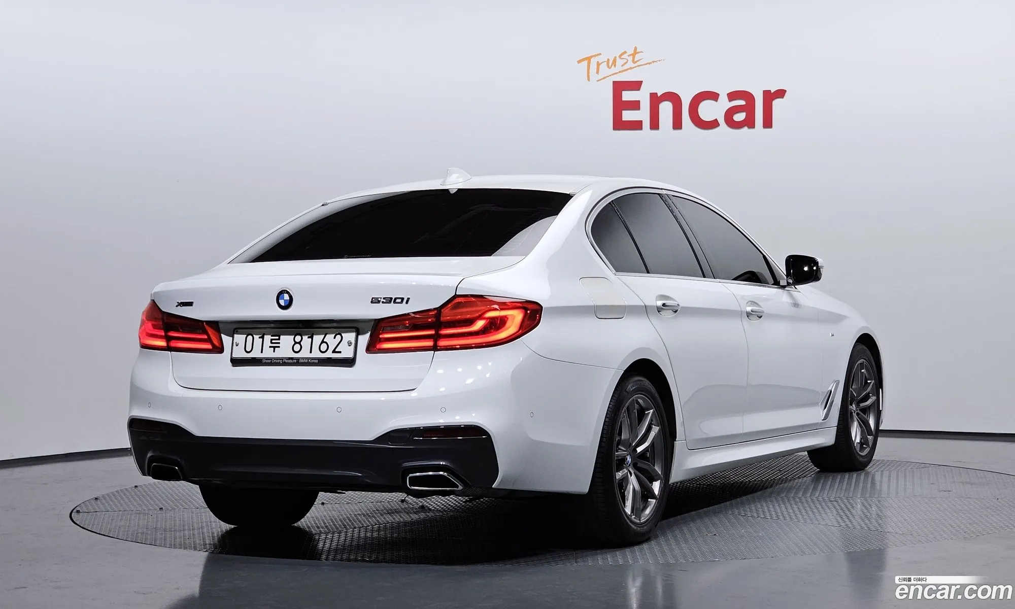 BMW 5 Series 2018 WBAJD9104JWC82380 — 10