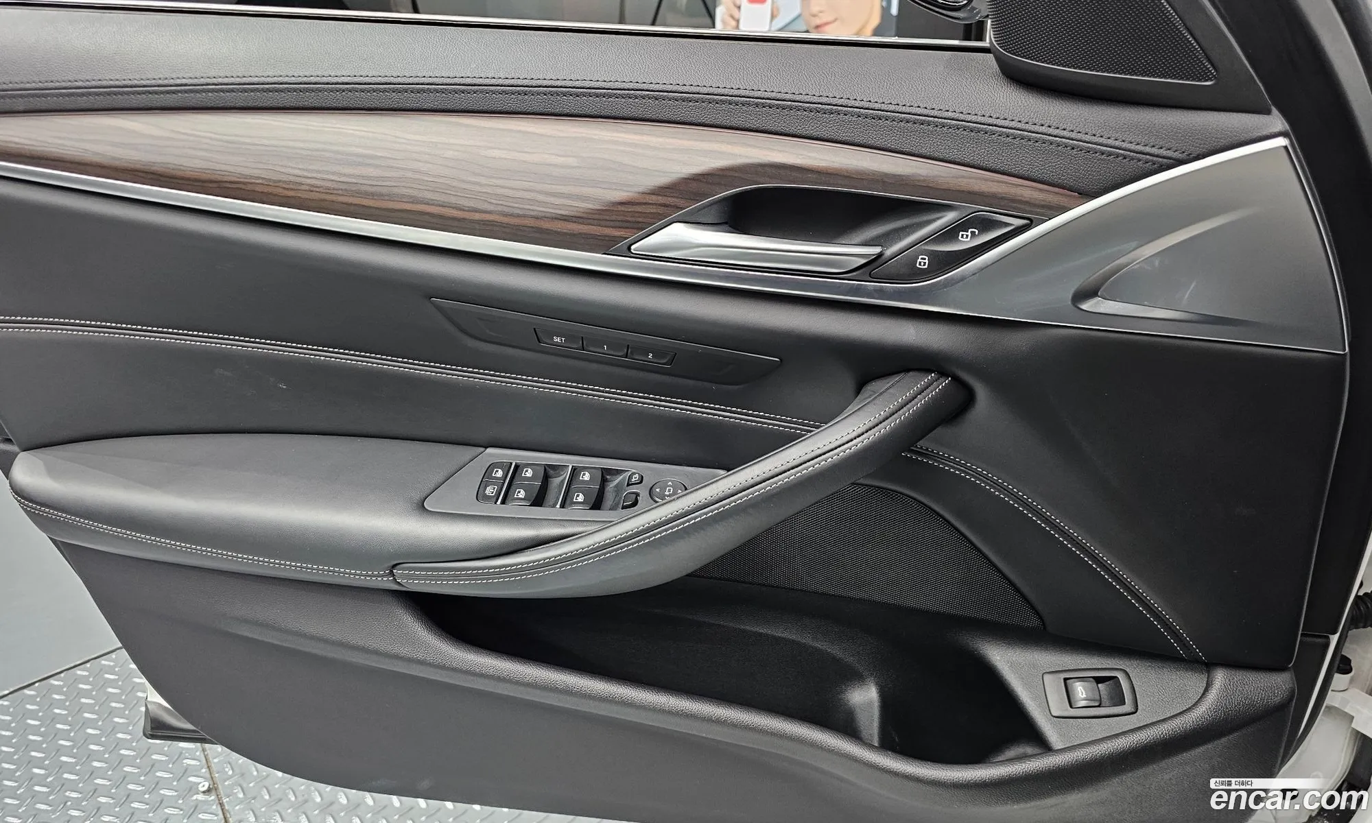 BMW 5 Series 2018 WBAJD9104JWC82380 — 16