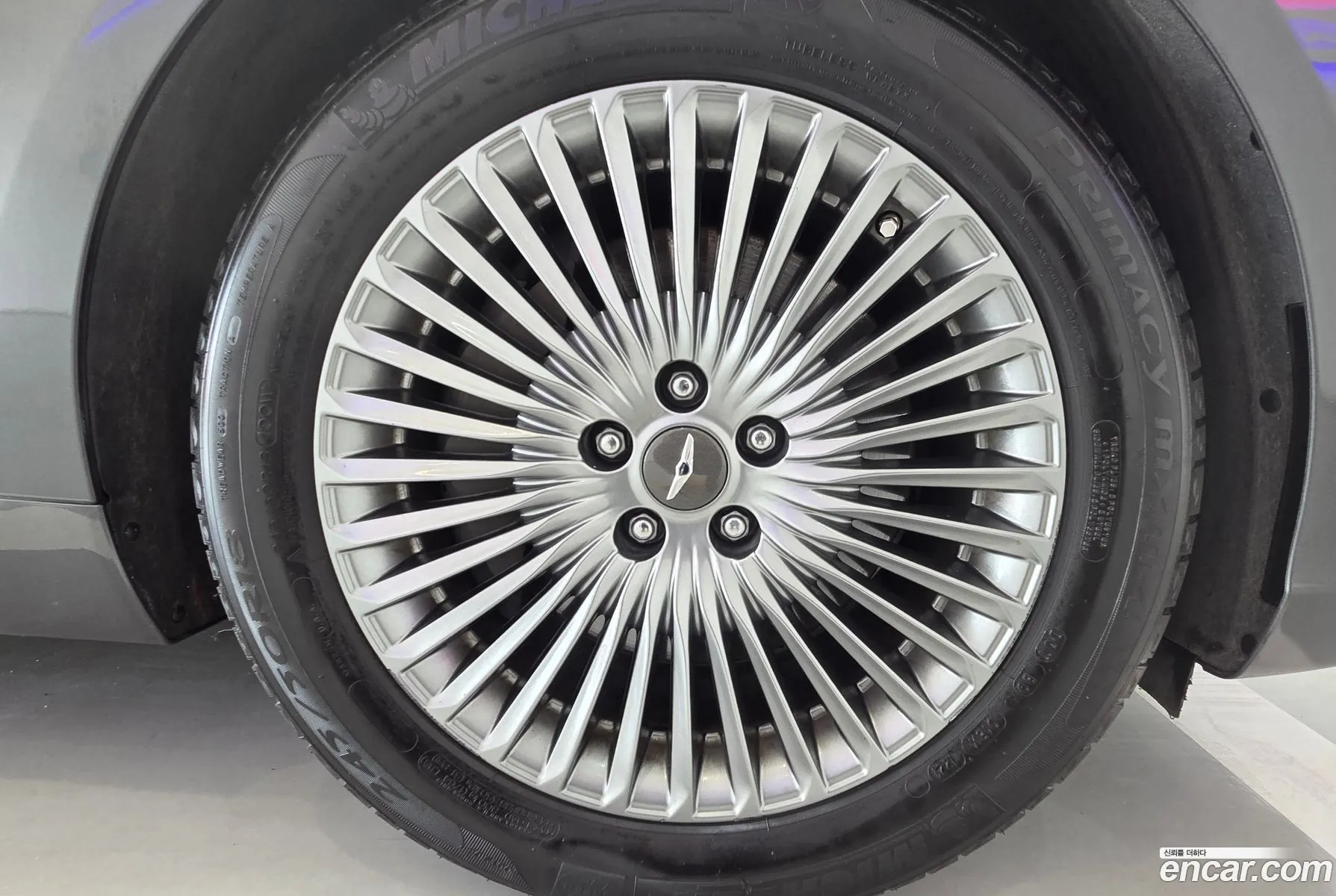 Genesis G90 2019 — 16
