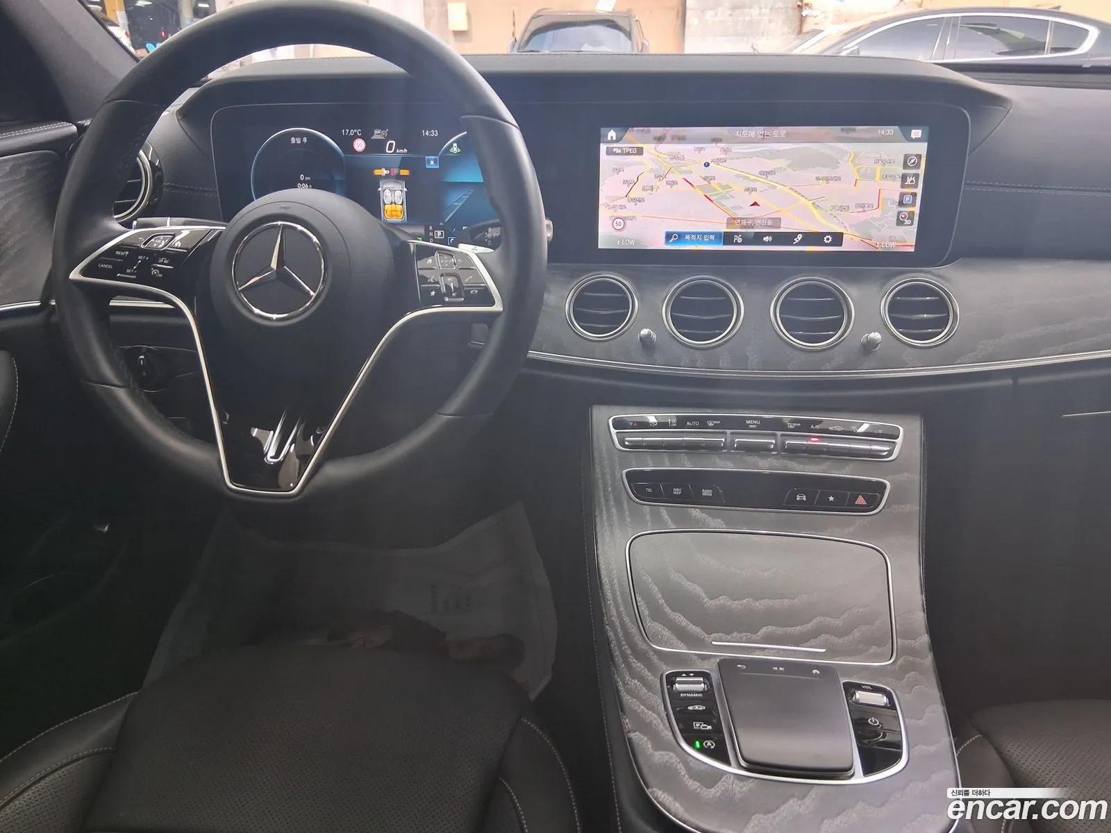 Mercedes-Benz E-Class W213 2022 — 10