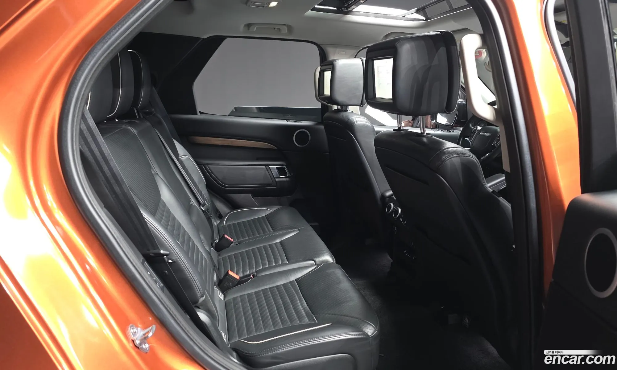 Land Rover Discovery 5 2018 SALRA2BK7JA050932 — 7
