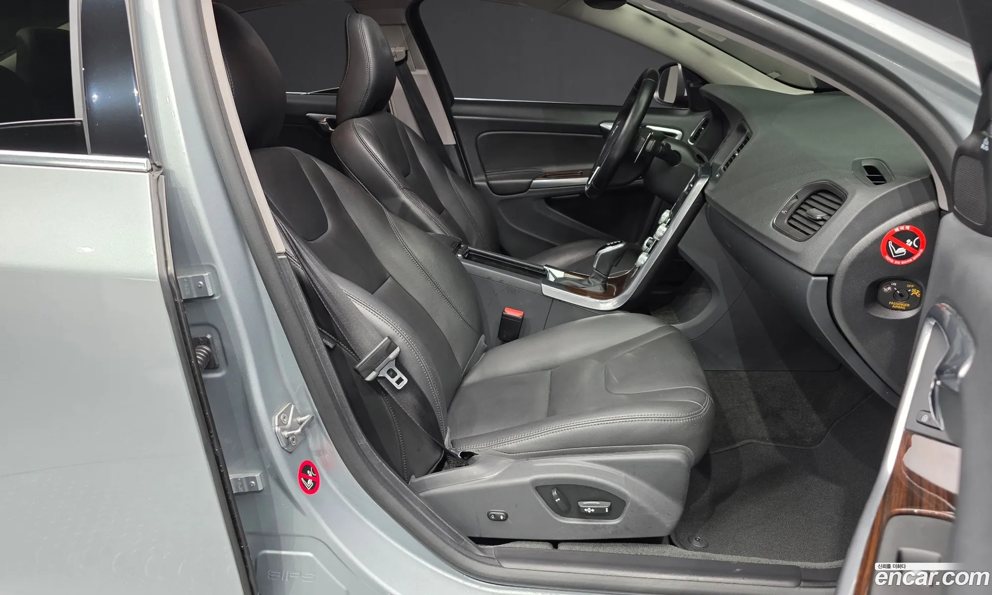 Volvo S60 2017 YV1FSA8BDH2437431 — 18