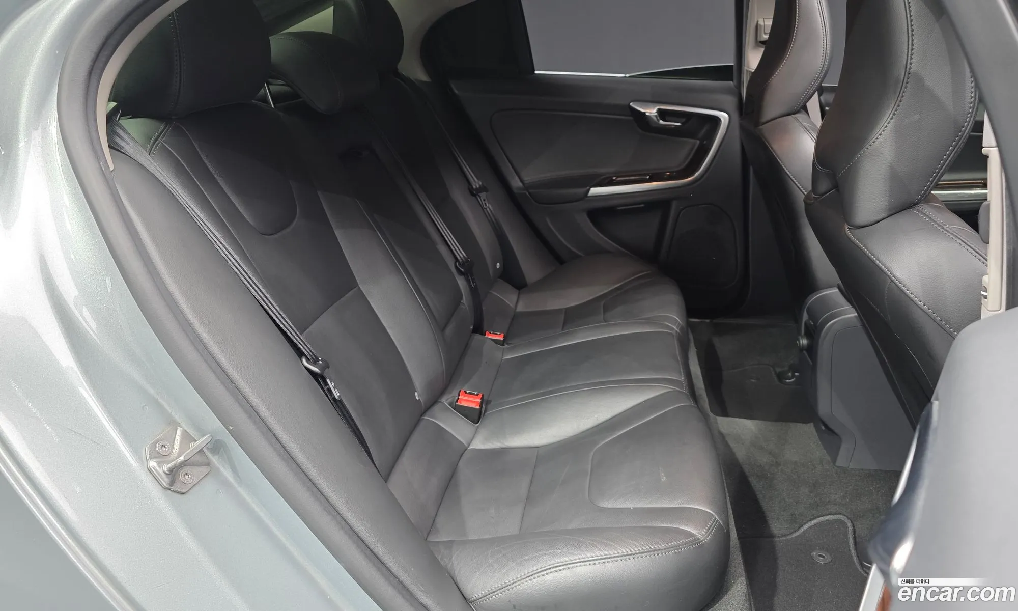 Volvo S60 2017 YV1FSA8BDH2437431 — 2