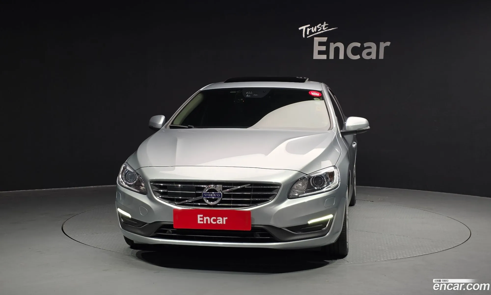 Volvo S60 2017 YV1FSA8BDH2437431 — 3