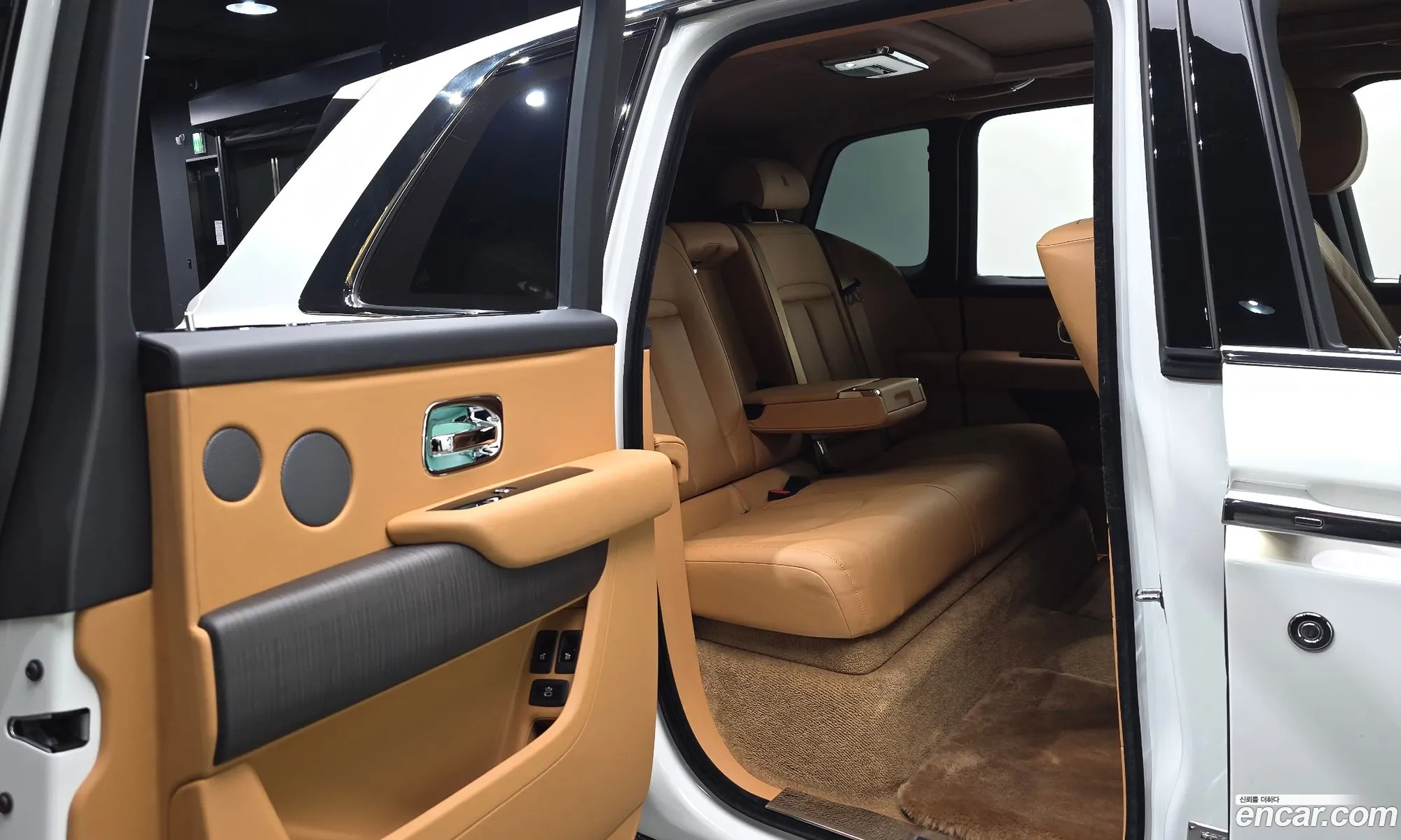 Rolls-Royce Cullinan 2023 — 10