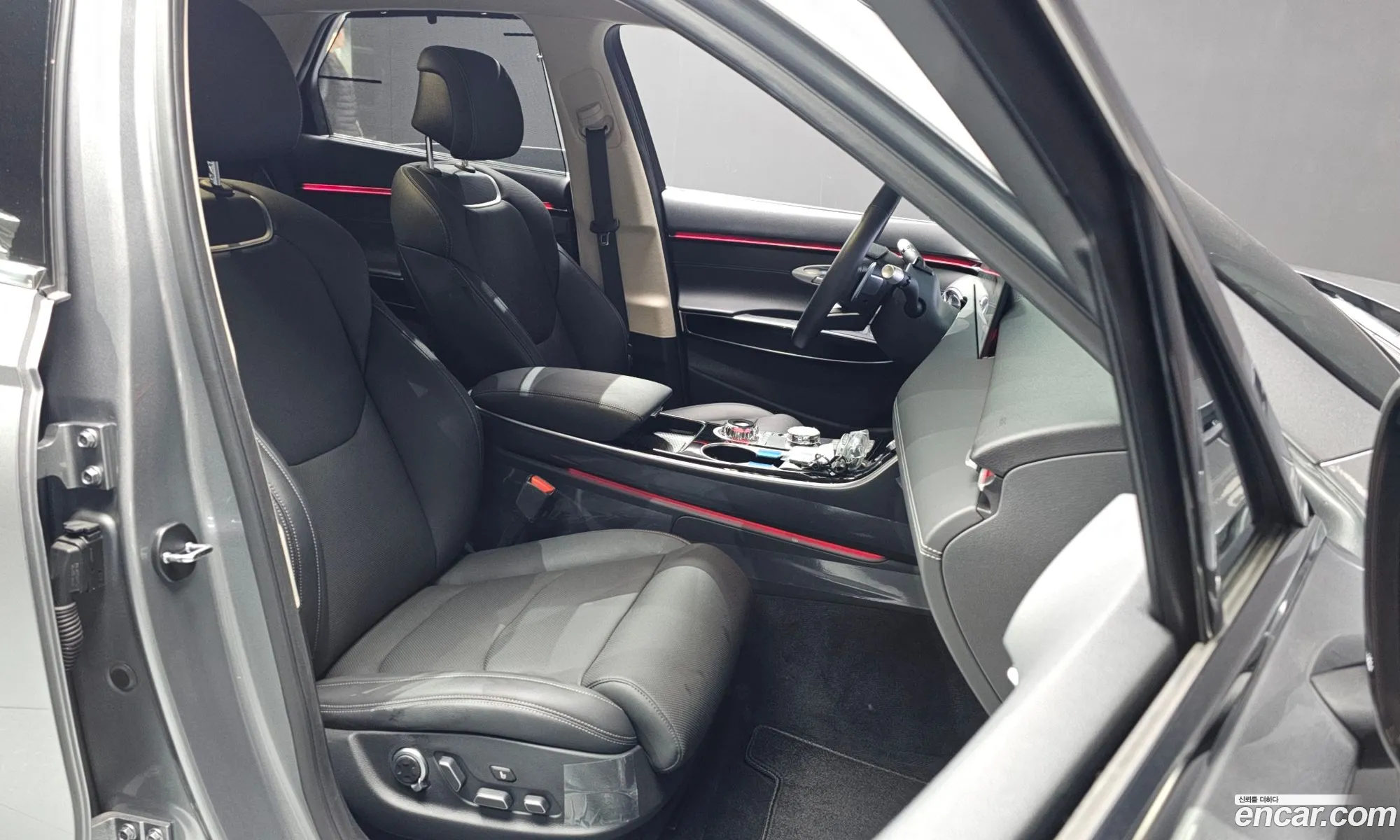Genesis GV70 2025 — 19
