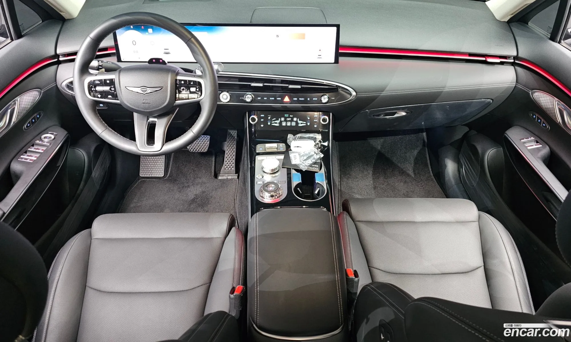Genesis GV70 2025 — 16