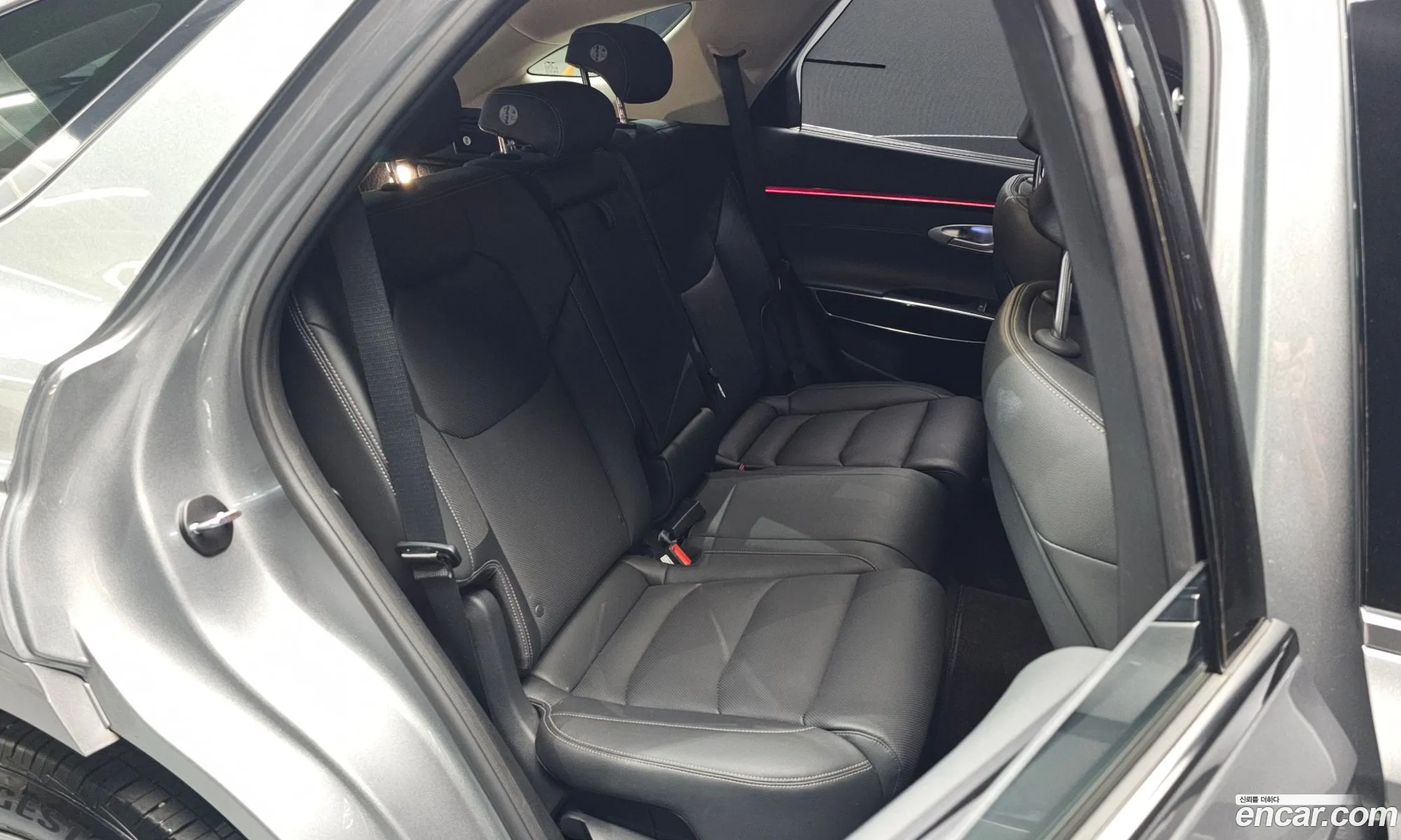Genesis GV70 2025 — 12