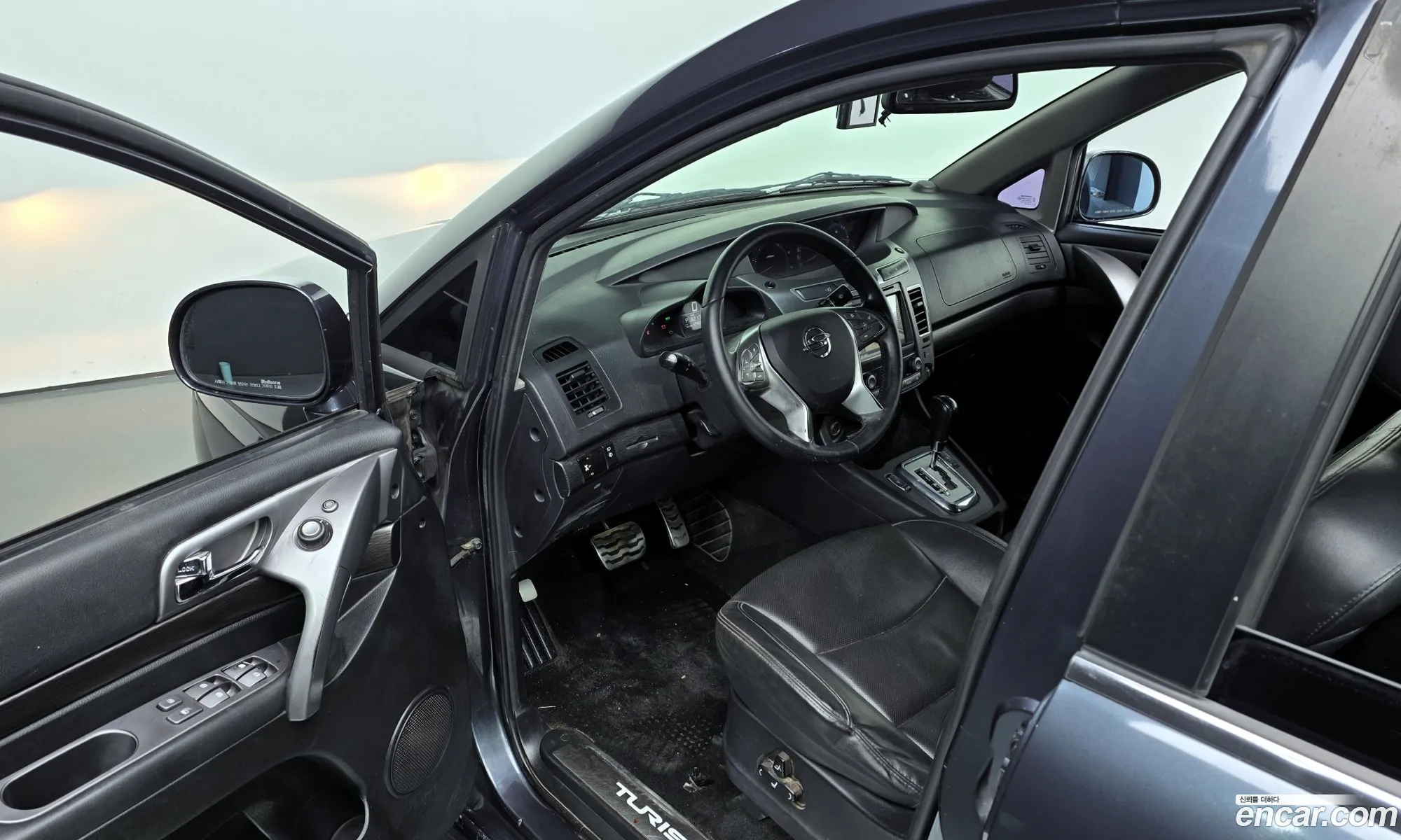 KG Mobility (SsangYong) Korando Turismo 2017 — 9