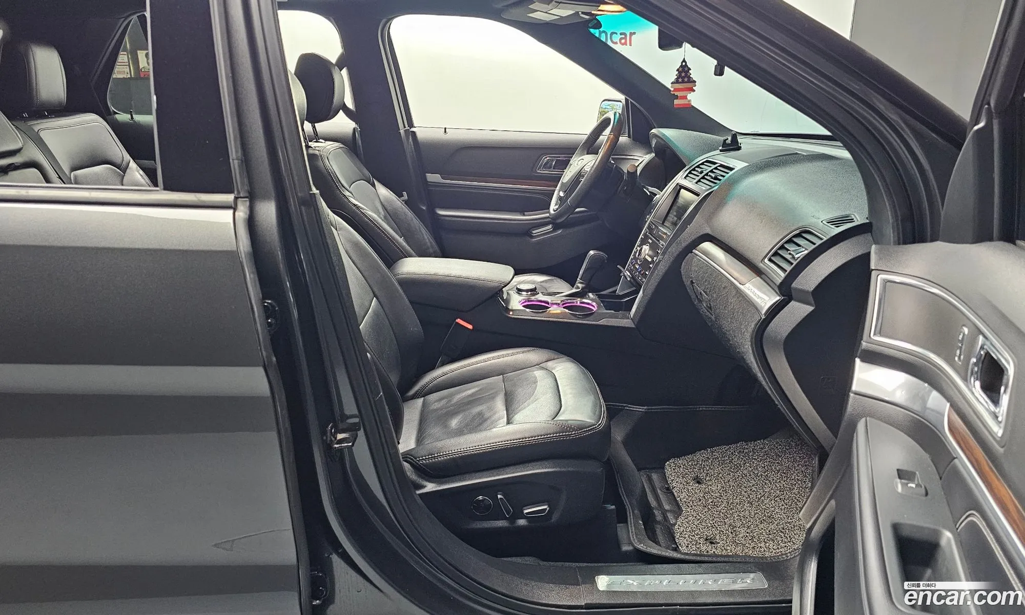 Ford Explorer 2016 1FM5K8FH1GGC78690 — 16