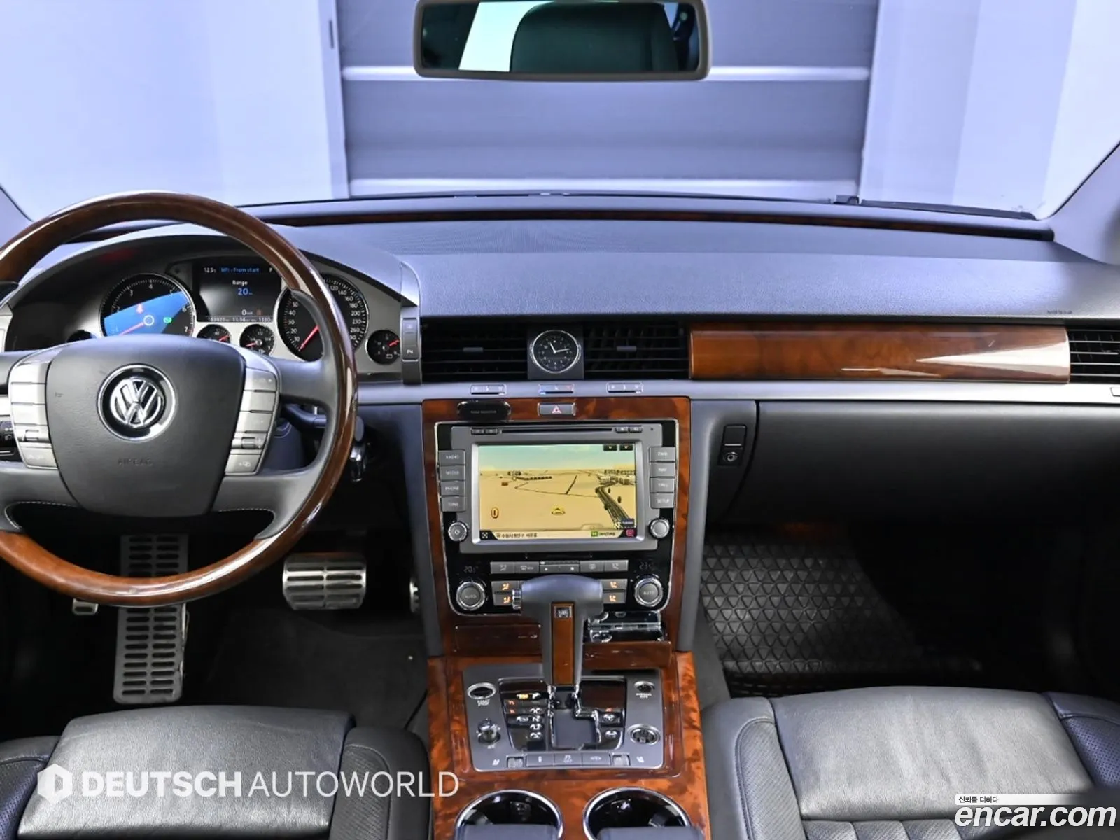 Volkswagen Phaeton 2013 — 12