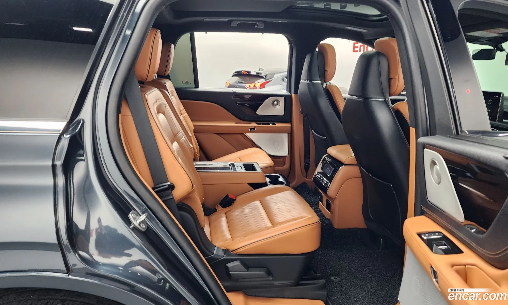 Lincoln Aviator 2022 5LM5J9XCXNGL09733 — 2