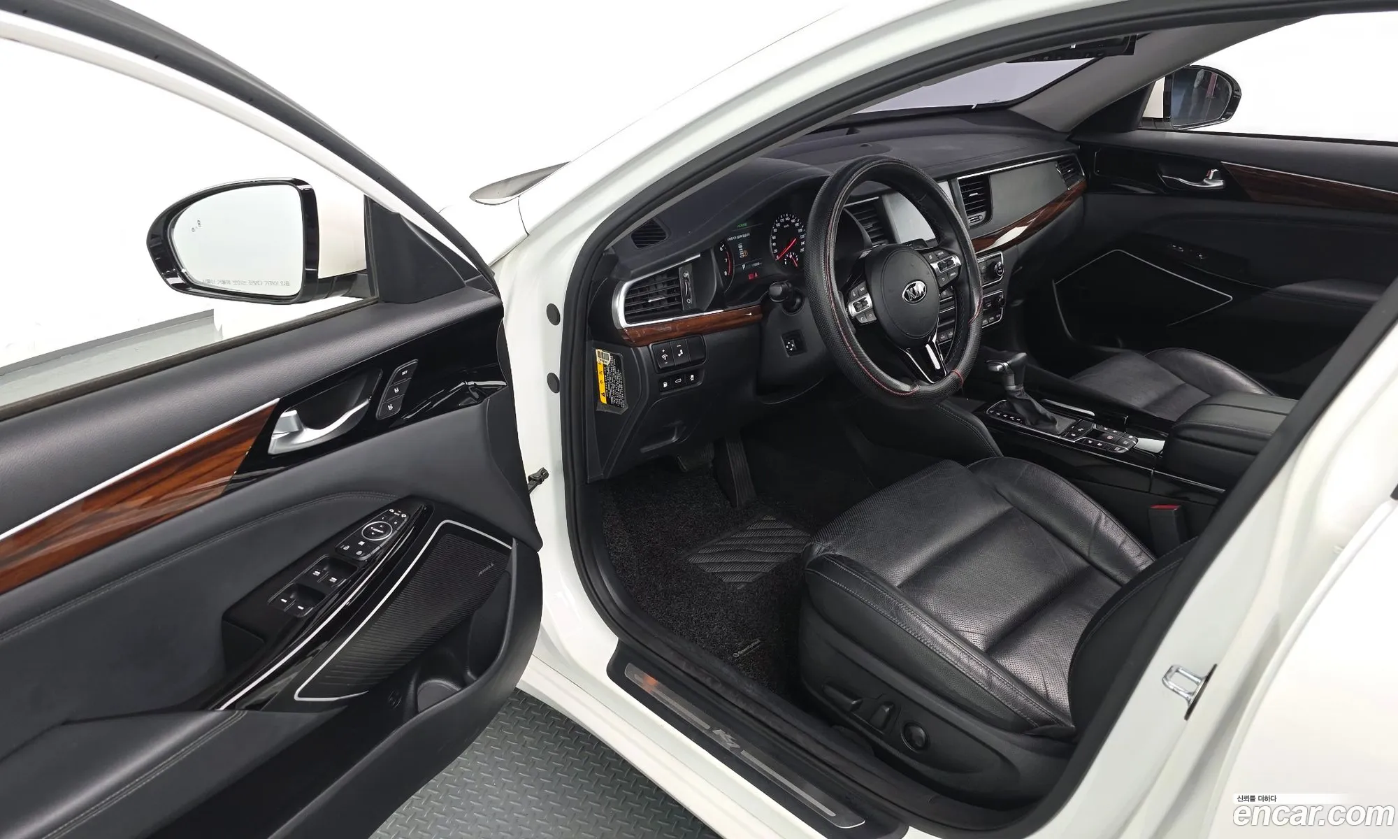Kia K7 2017 — 7