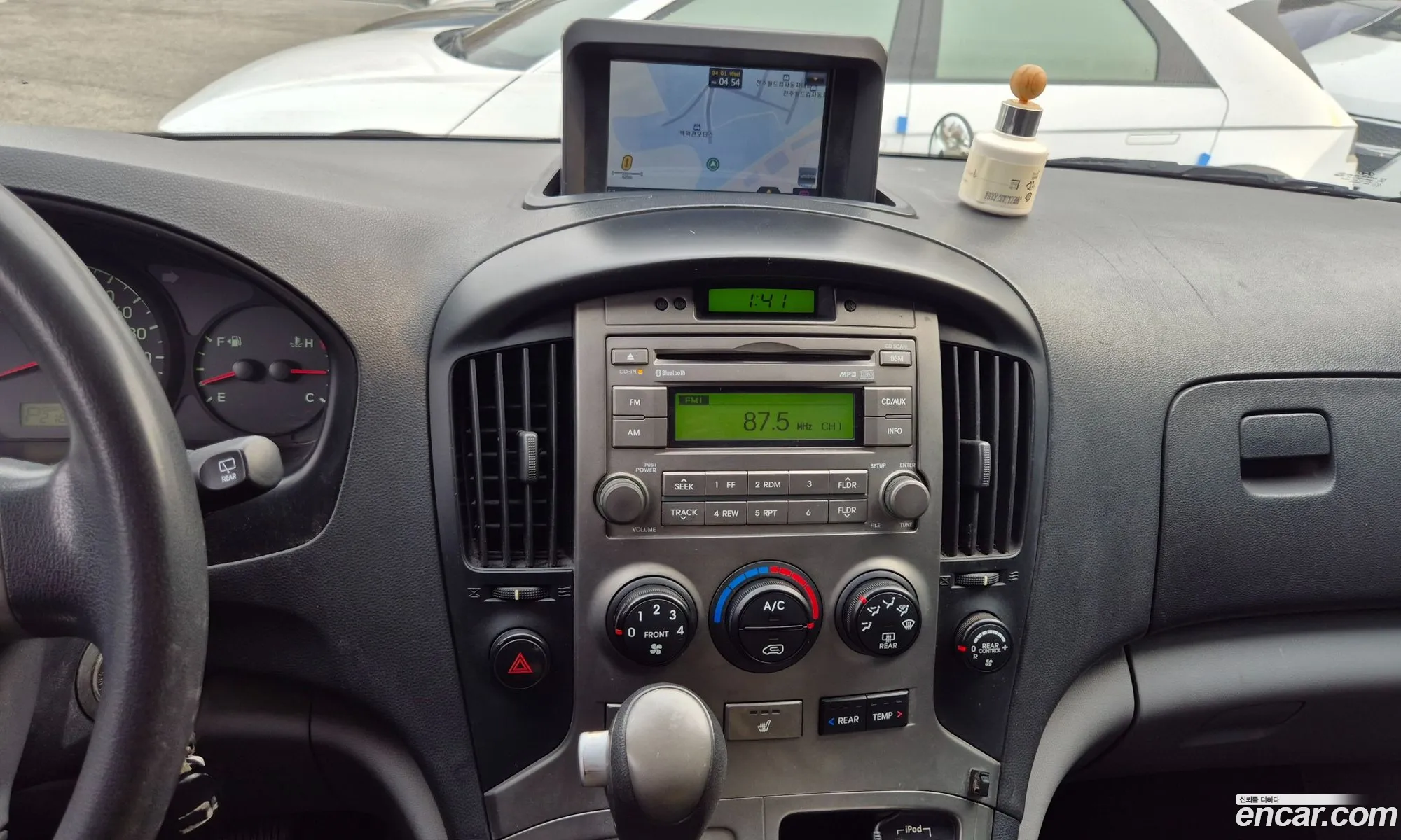 Hyundai Grand Starex 2012 — 11