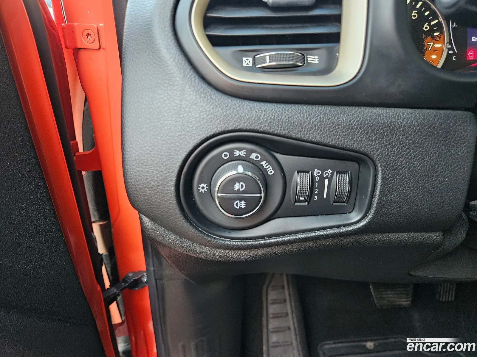 Jeep Renegade 2017 — 19