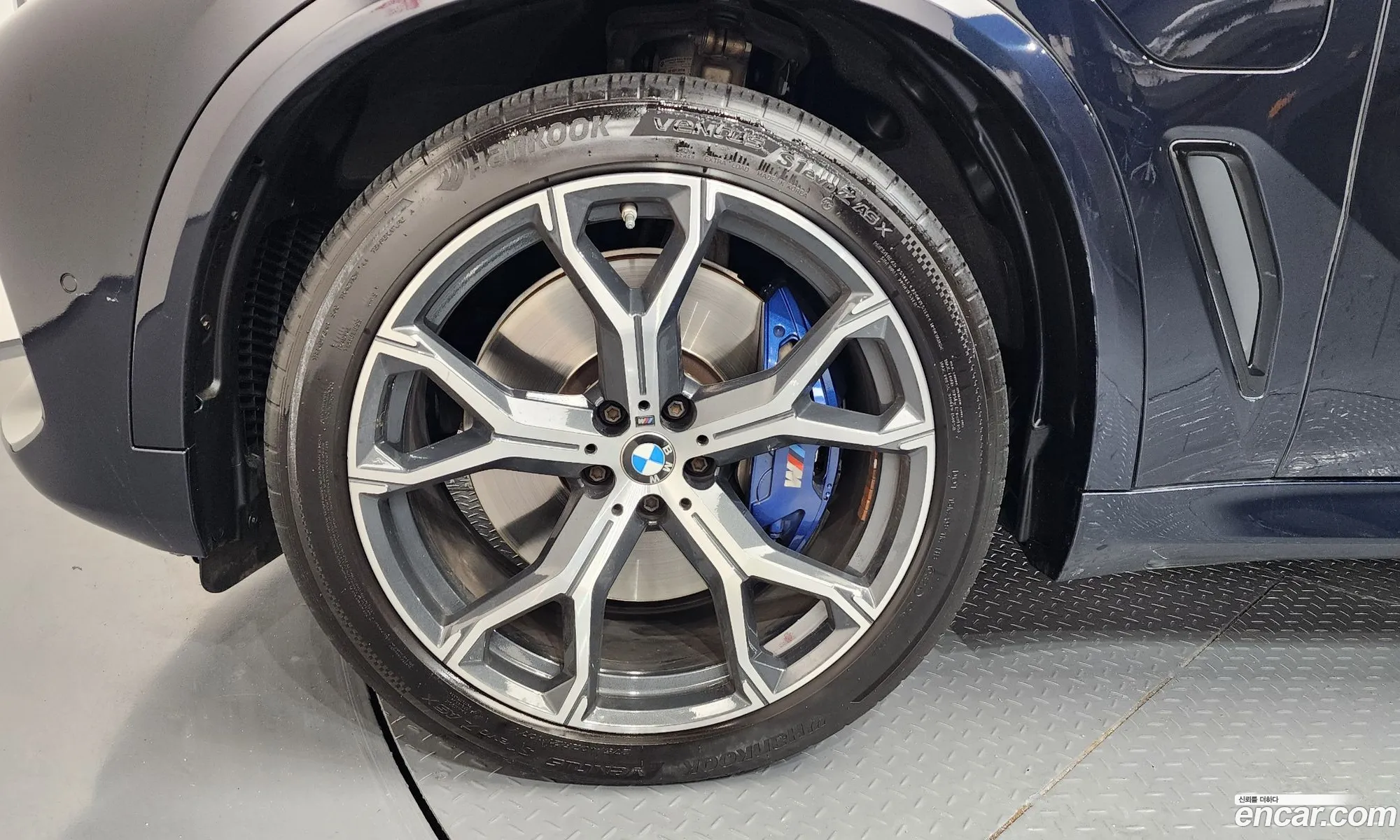 BMW X5 2021 WBATA6103M9F97965 — 19