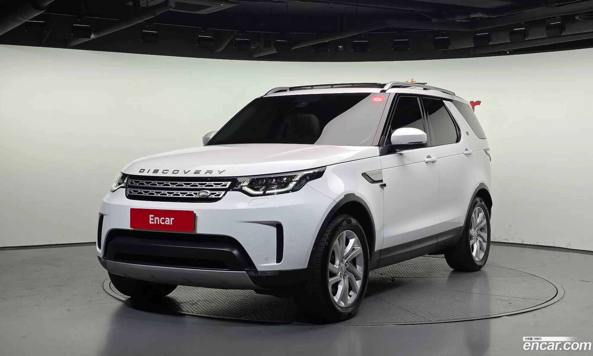 Land Rover Discovery 5 2019 — 18