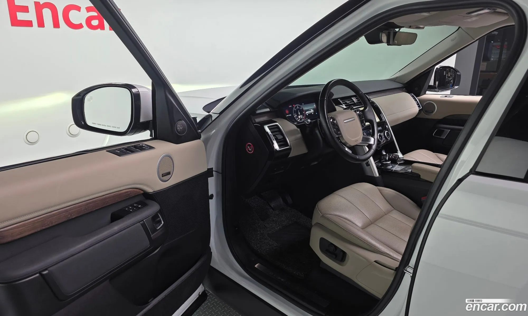 Land Rover Discovery 5 2019 — 3