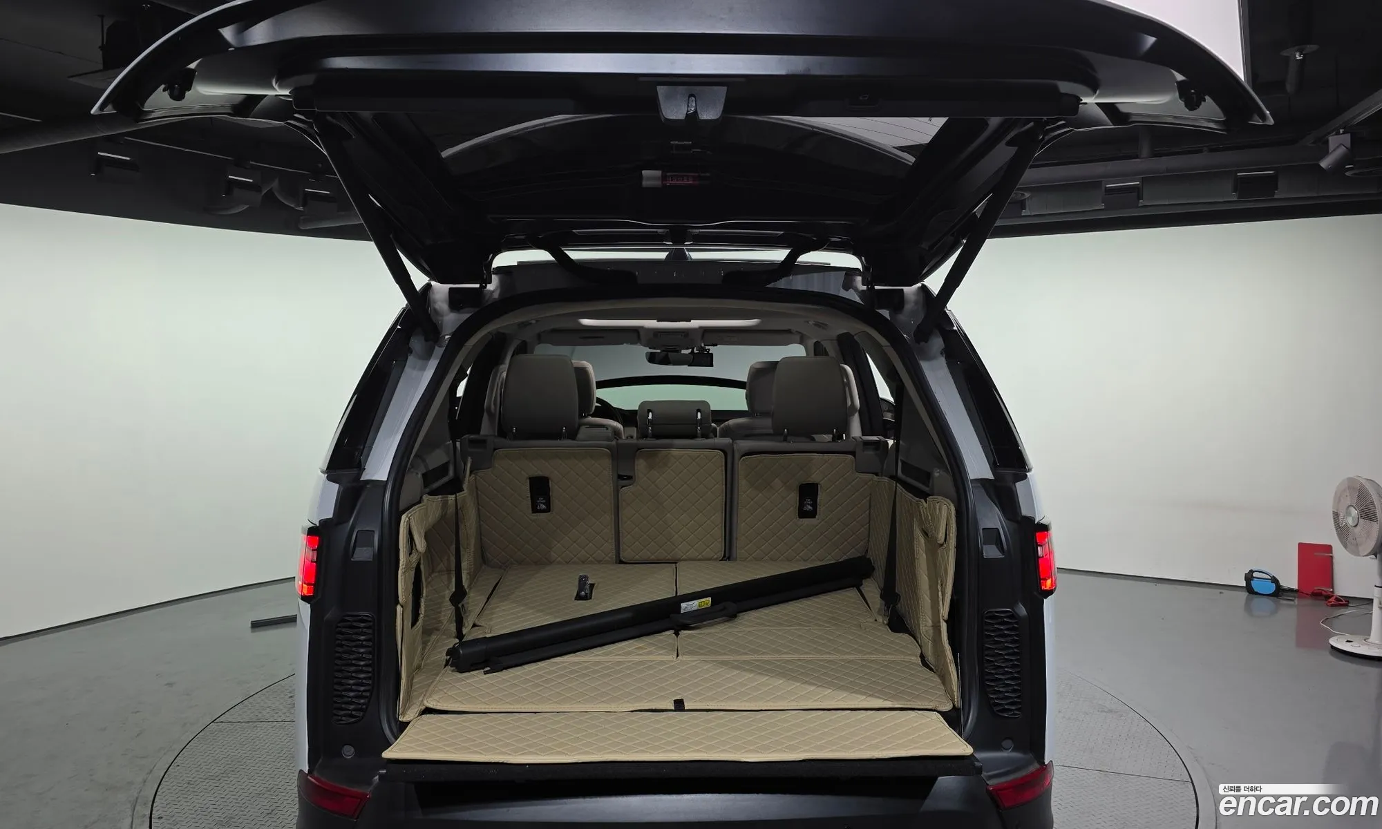 Land Rover Discovery 5 2019 — 13