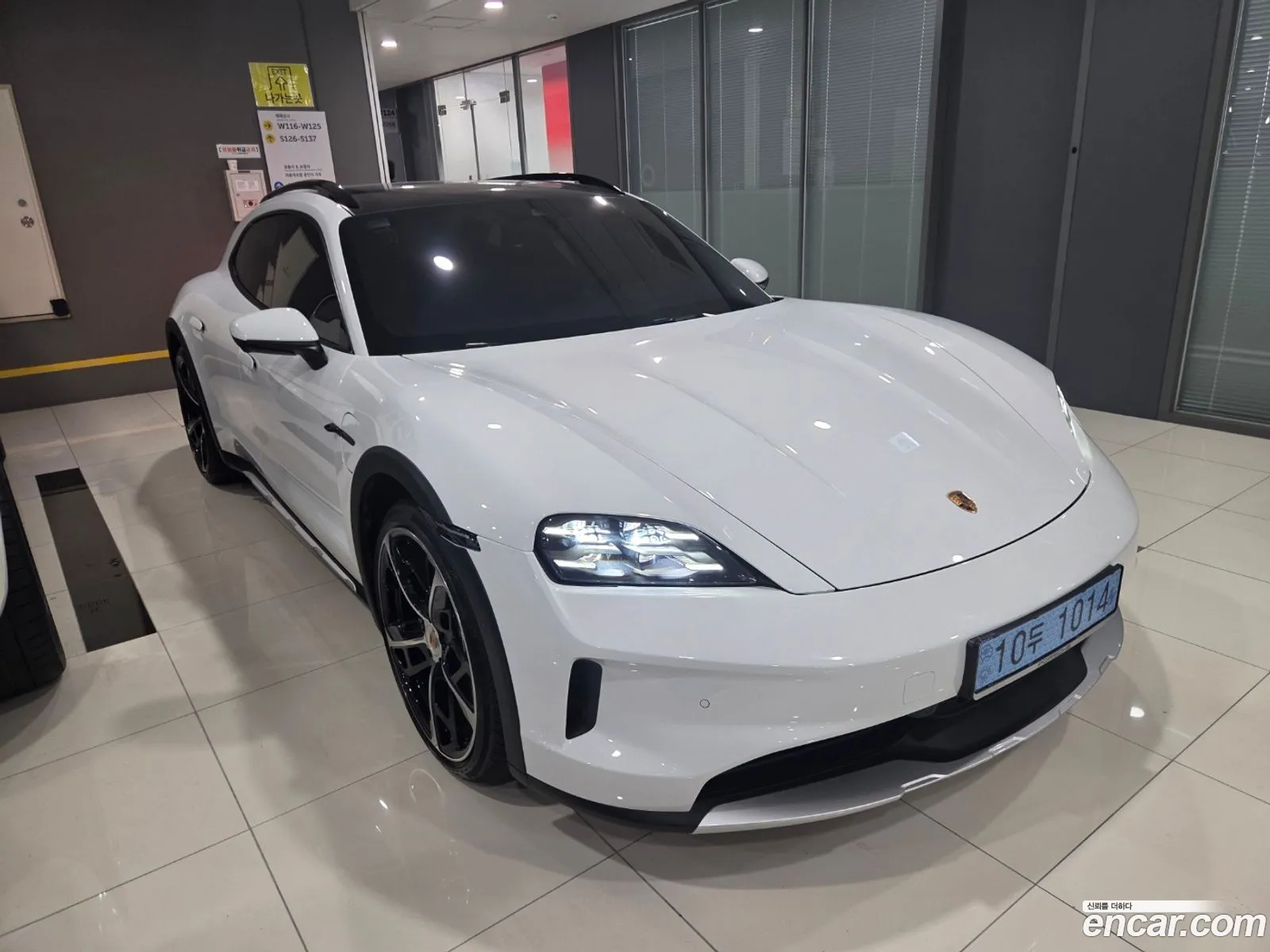 Porsche Taycan 2025 — 12