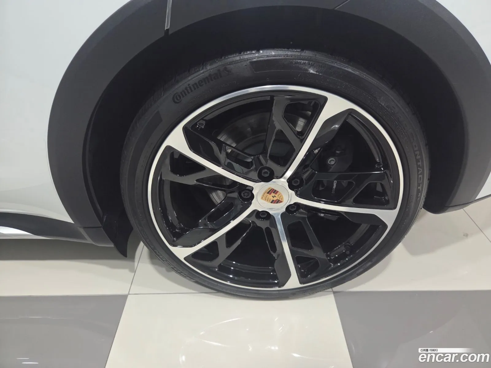 Porsche Taycan 2025 — 13