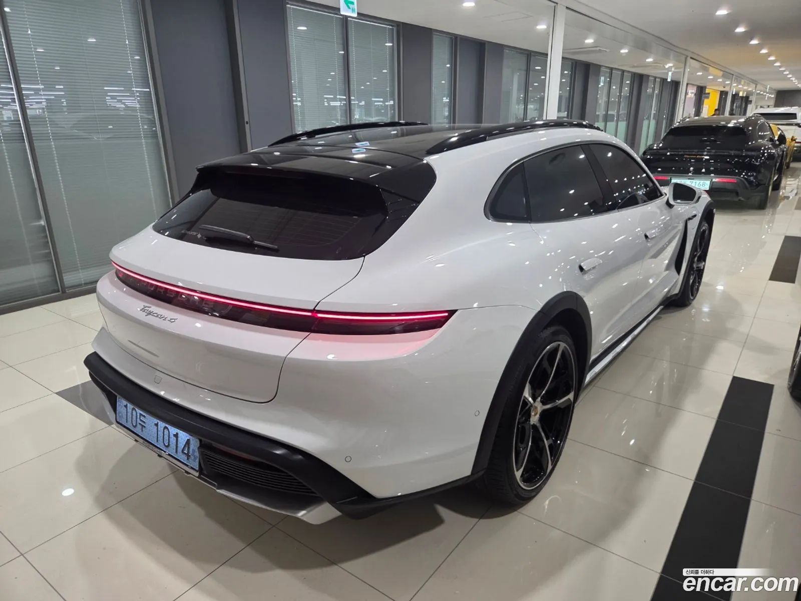 Porsche Taycan 2025 — 8