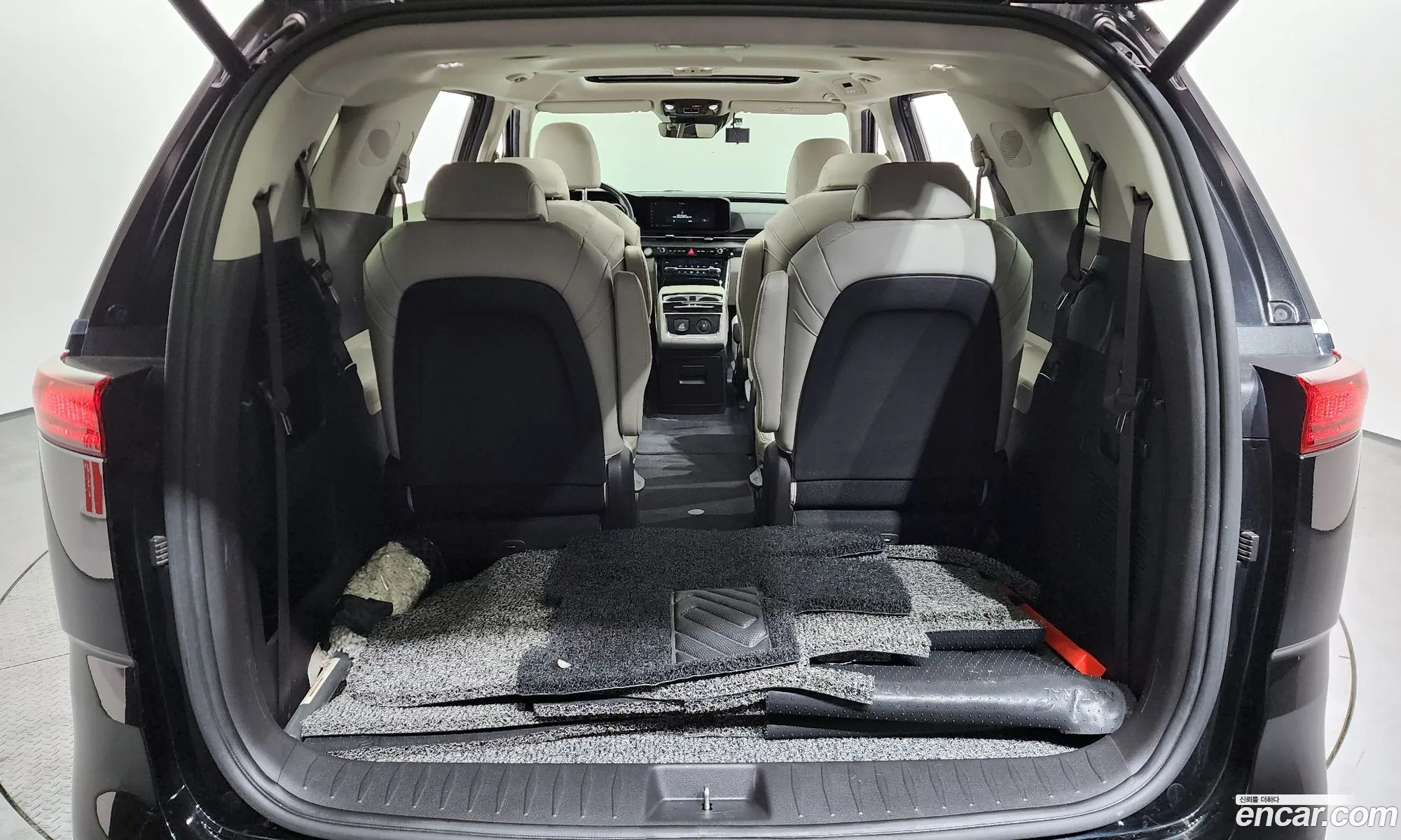 Kia Carnival 2021 — 14