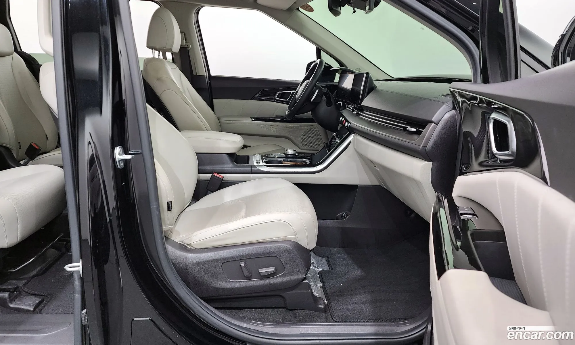 Kia Carnival 2021 — 3