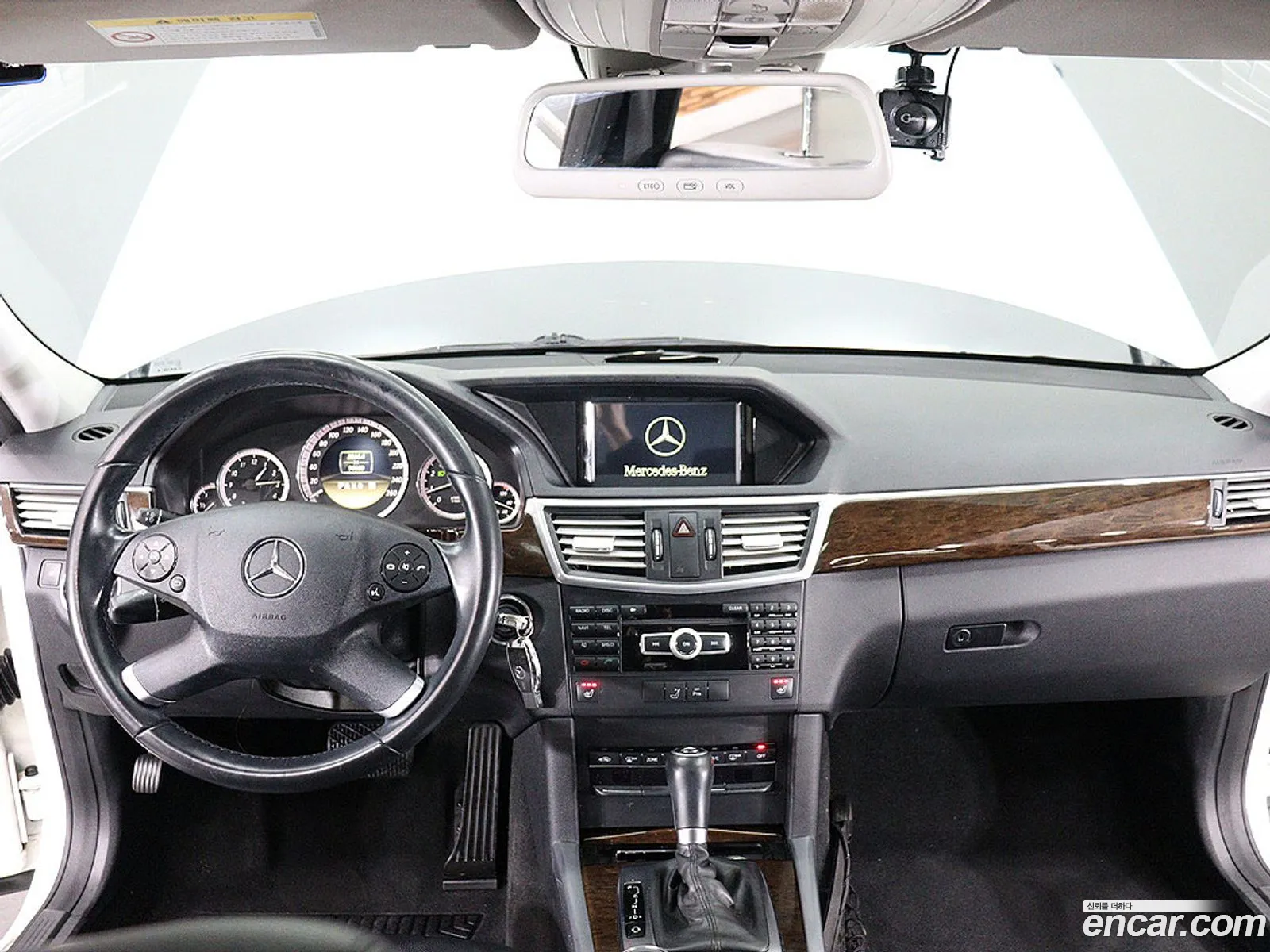 Mercedes-Benz E-Class W212 2011 — 13