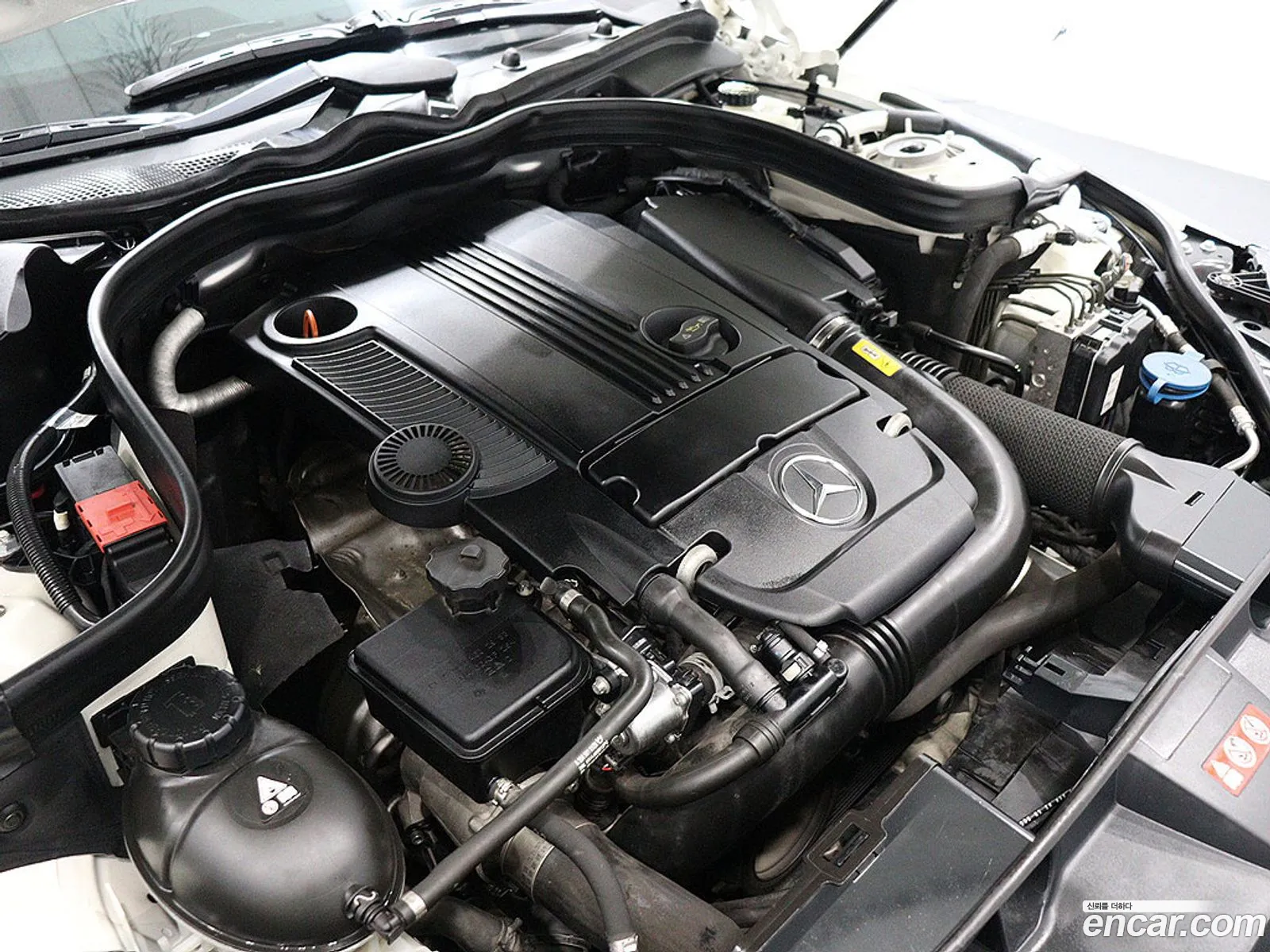 Mercedes-Benz E-Class W212 2011 — 17