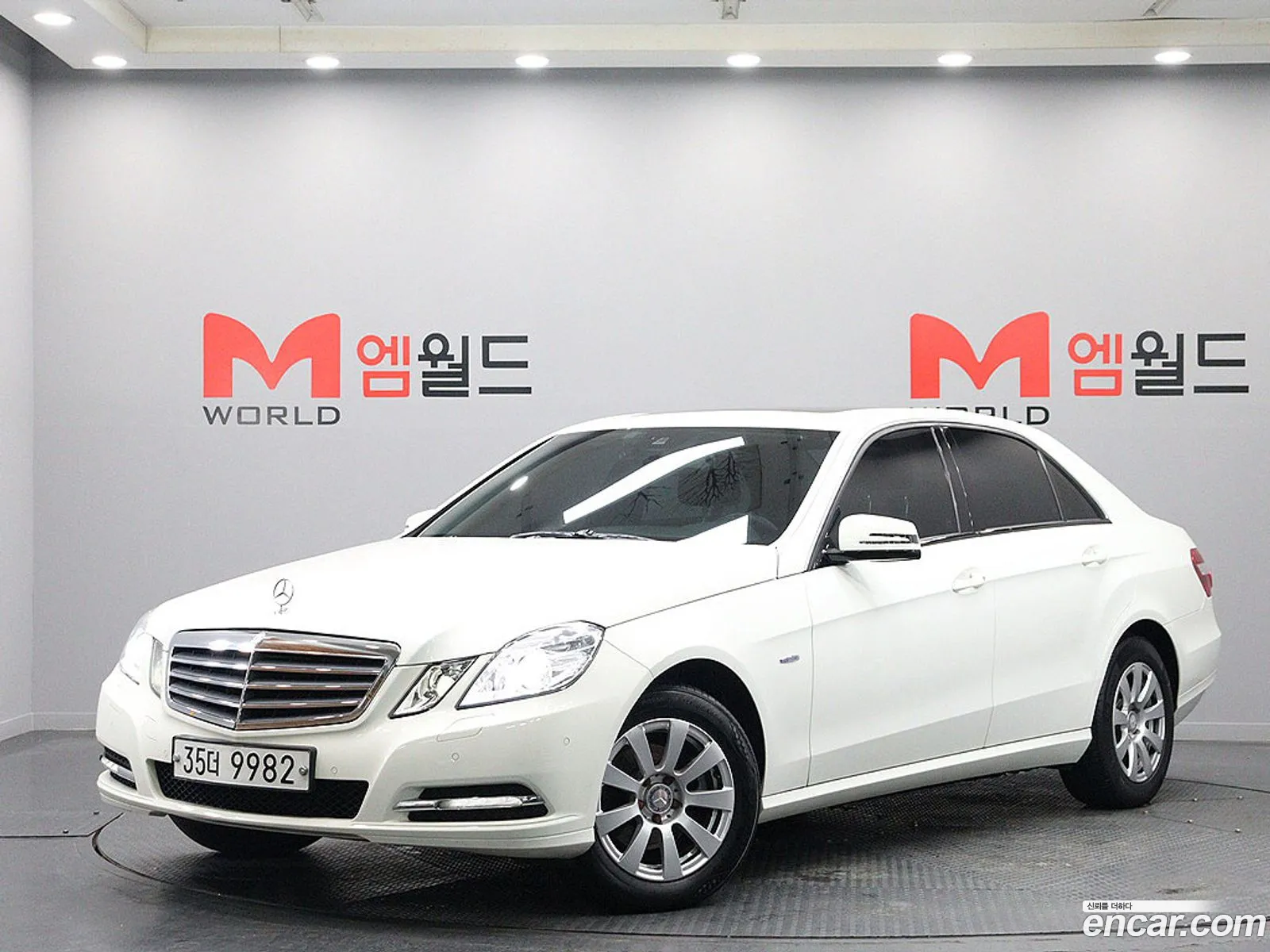 Mercedes-Benz E-Class W212 2011 — 20