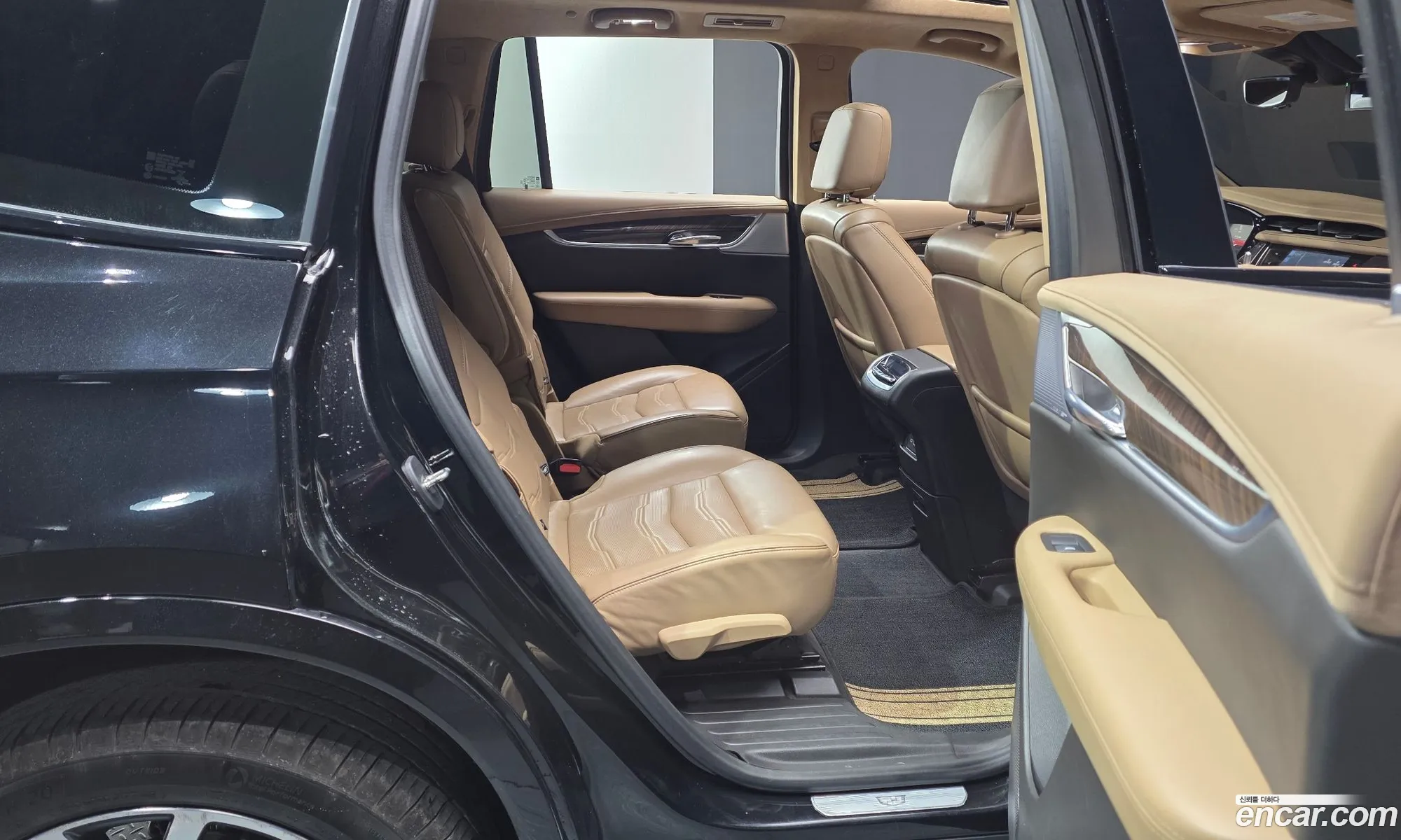 Cadillac XT6 2023 1GYFP9RS1PZ219872 — 24