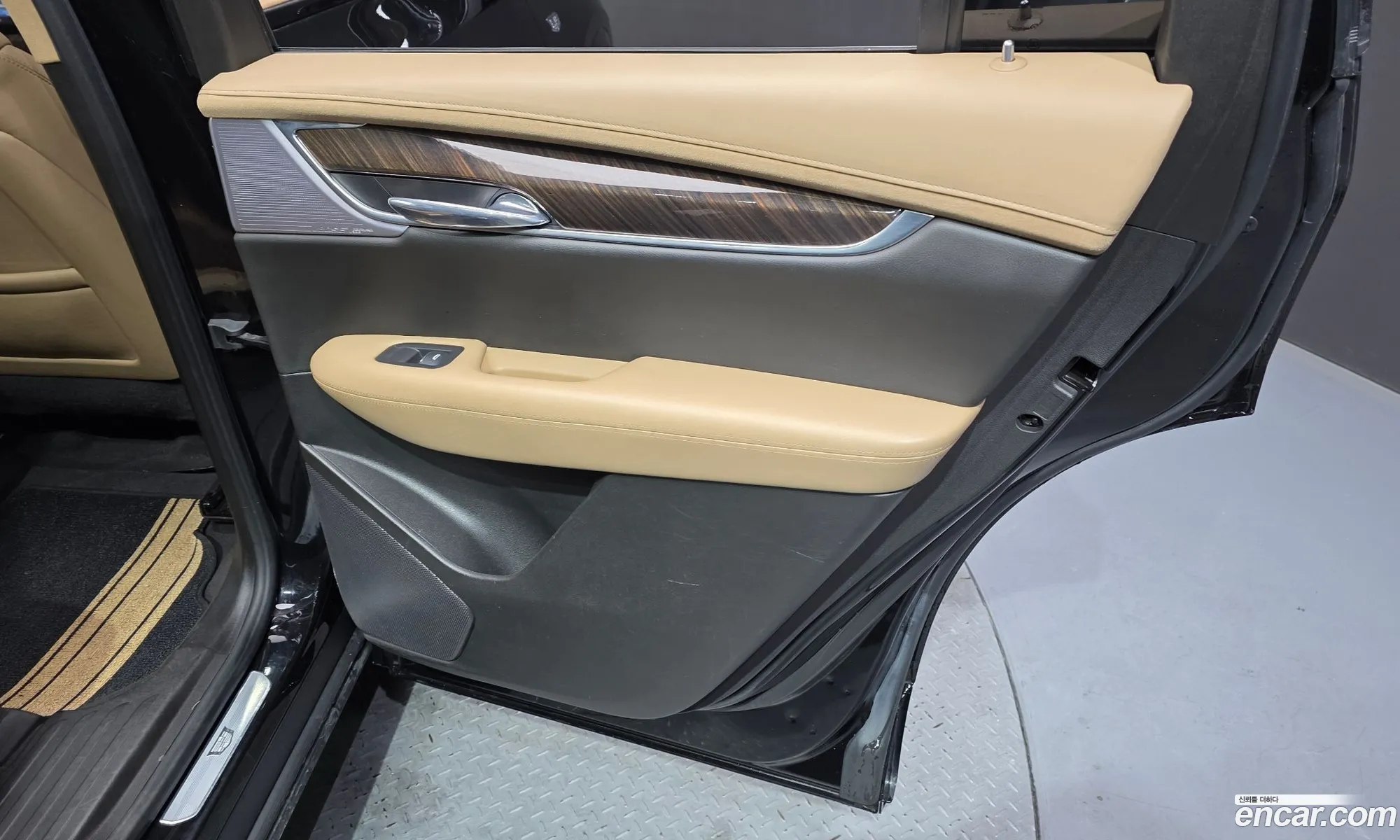 Cadillac XT6 2023 1GYFP9RS1PZ219872 — 26