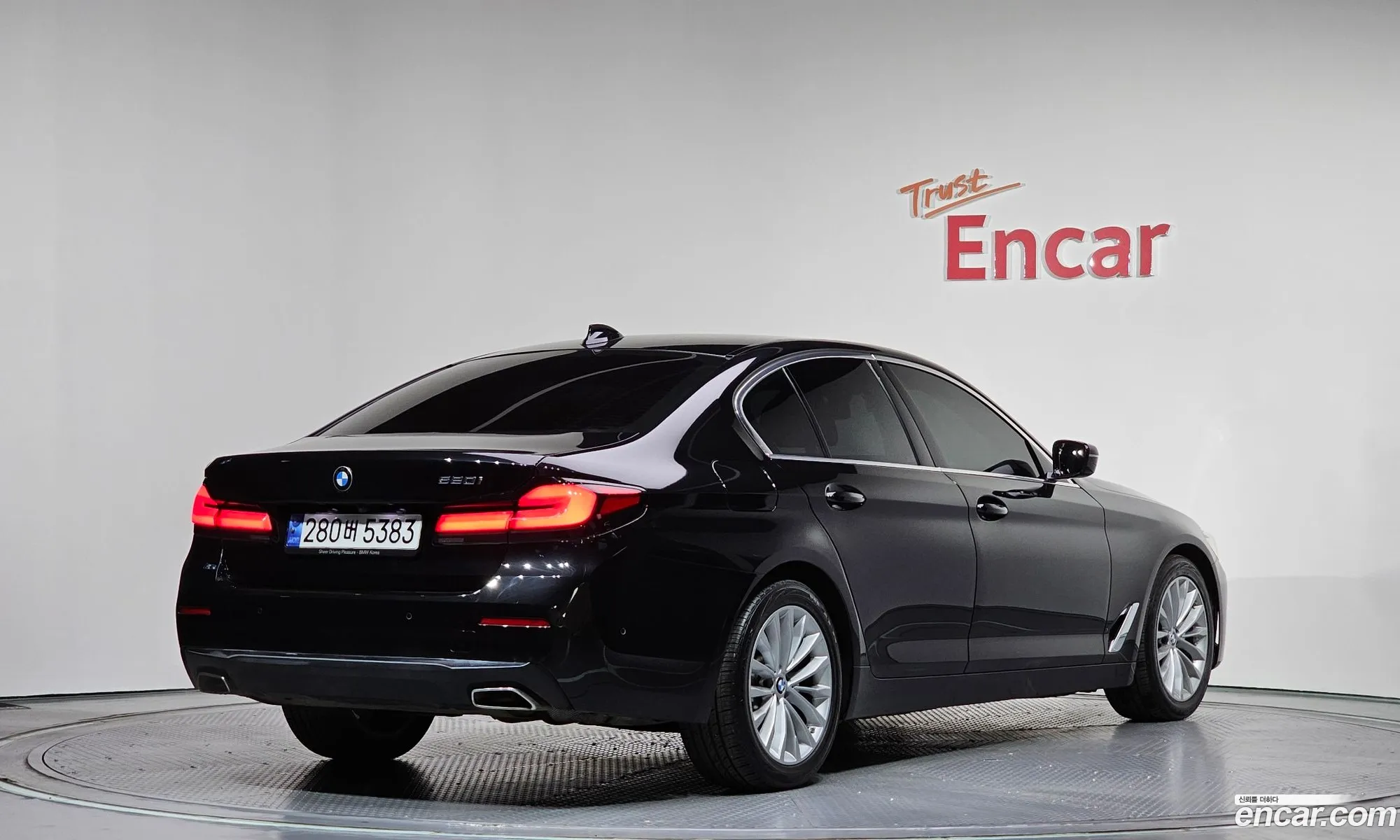 BMW 5 Series 2021 — 8