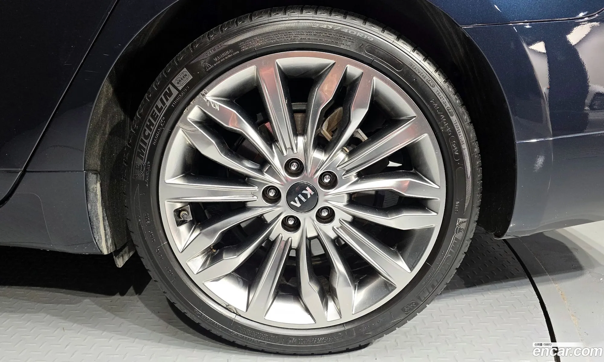 Kia K7 Premier 2019 — 32
