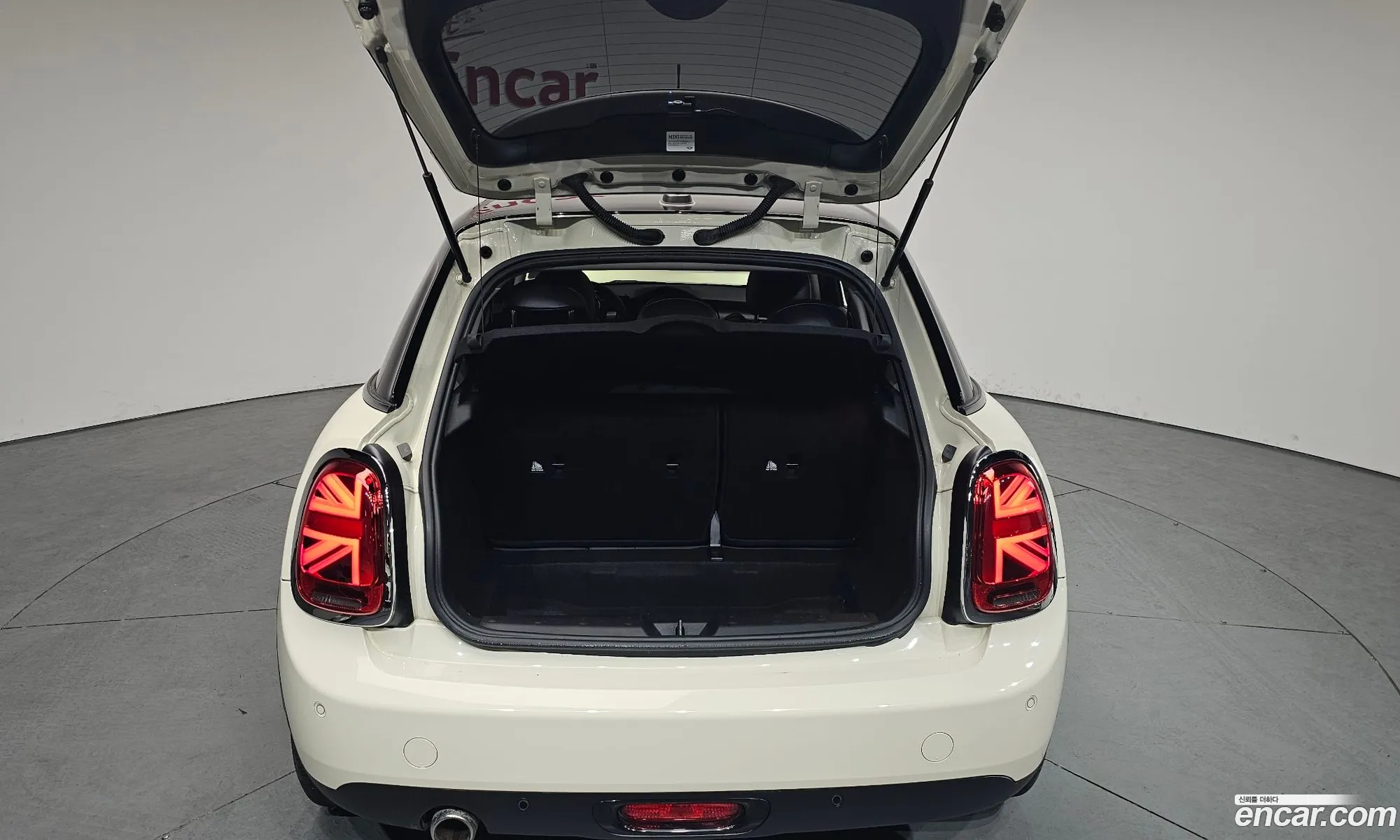 Mini Cooper 2019 WMWXU1108K2H35517 — 17