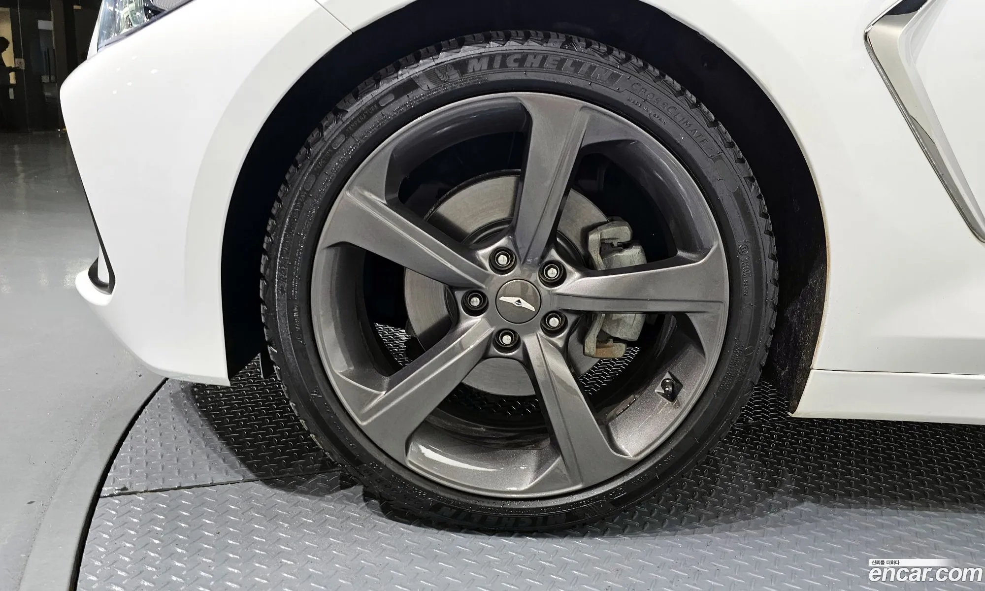 Genesis G70 2020 — 2