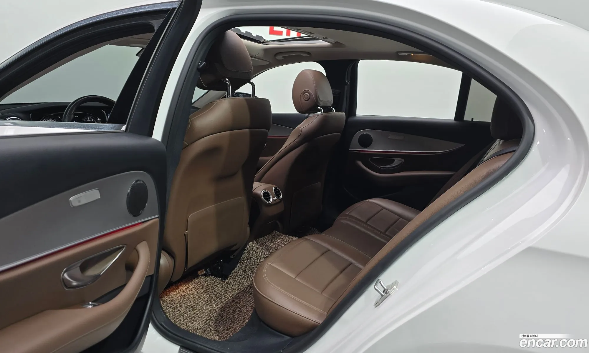 Mercedes-Benz E-Class W213 2018 — 23